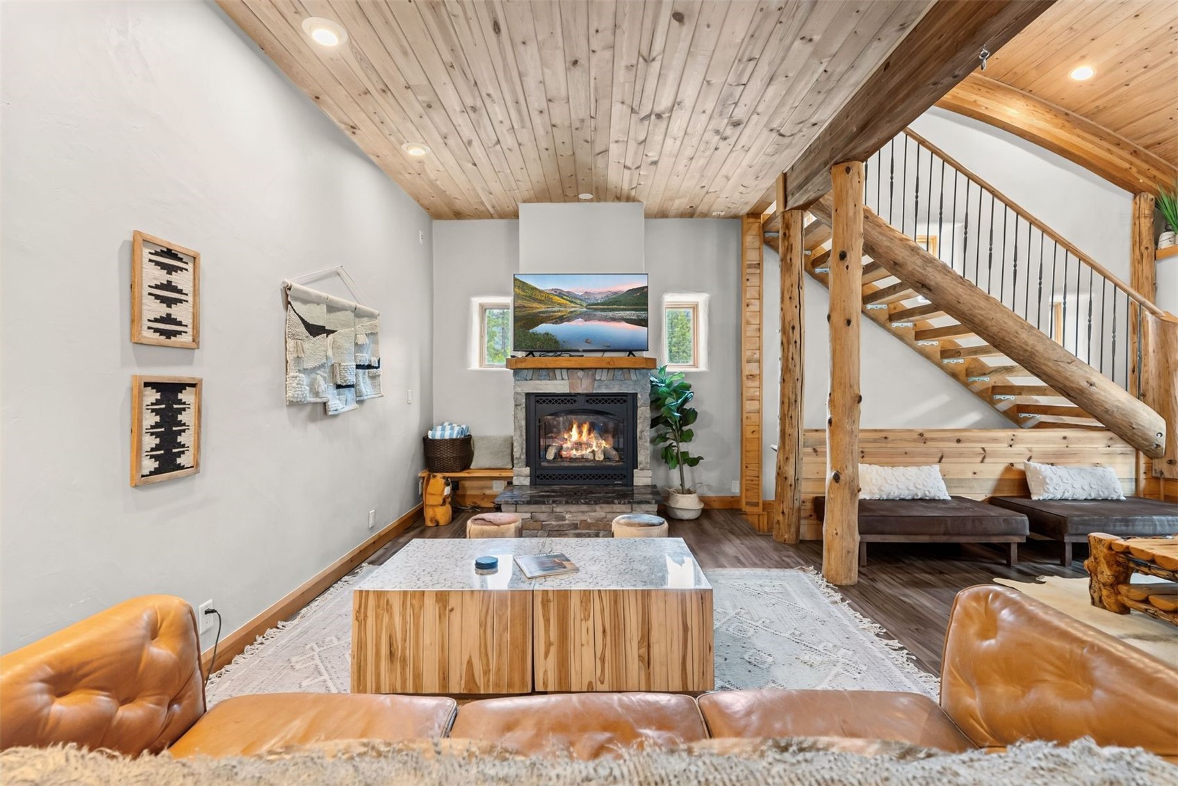 239 Sherwood LANE
