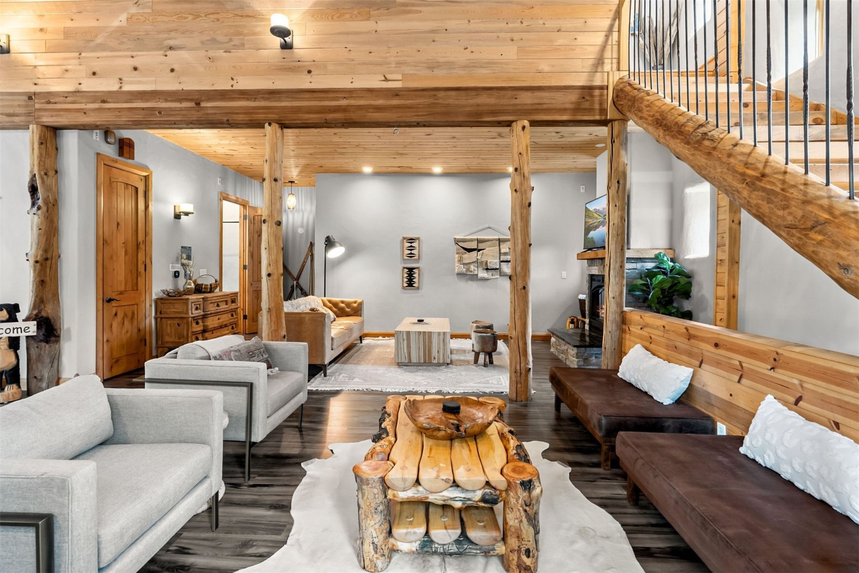 239 Sherwood LANE