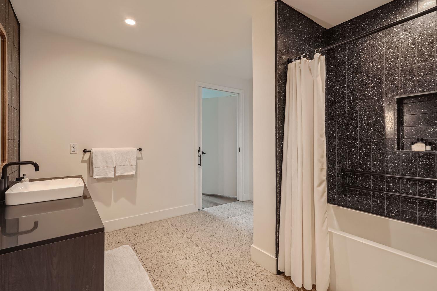 48 E East Ave # 1706