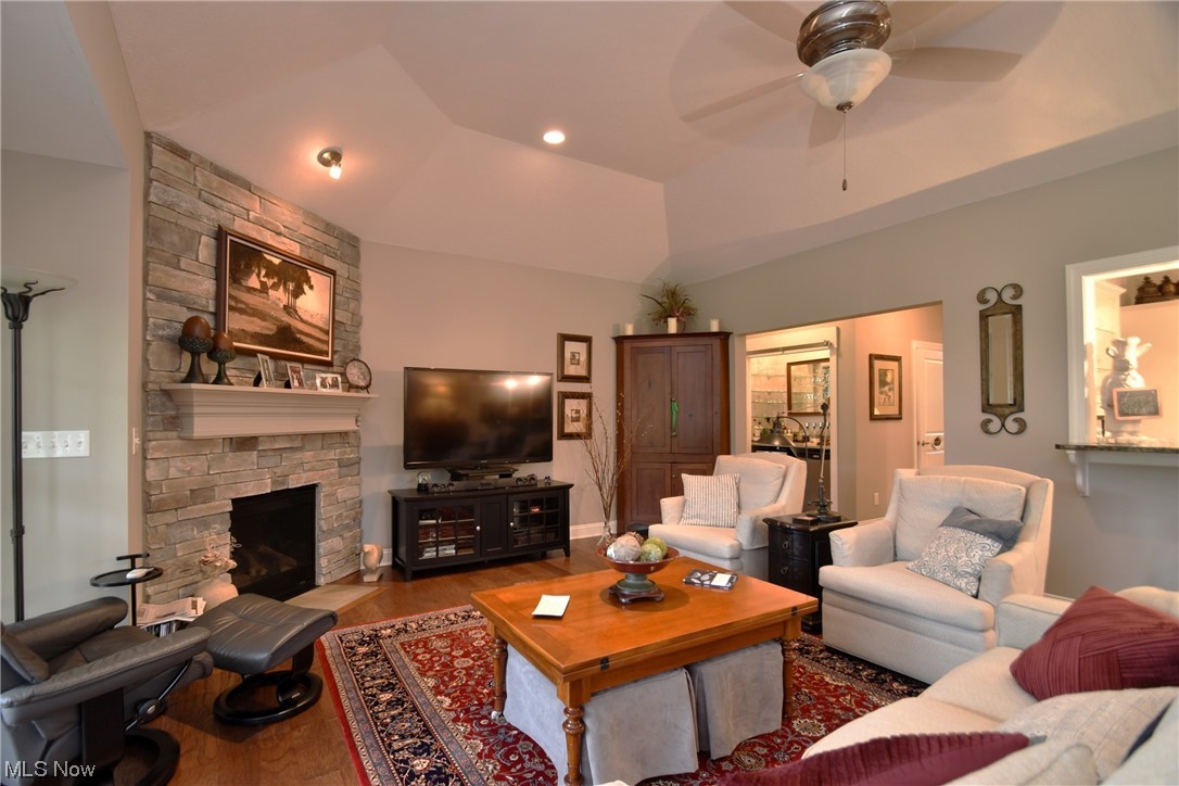 7326 Edwards Landing