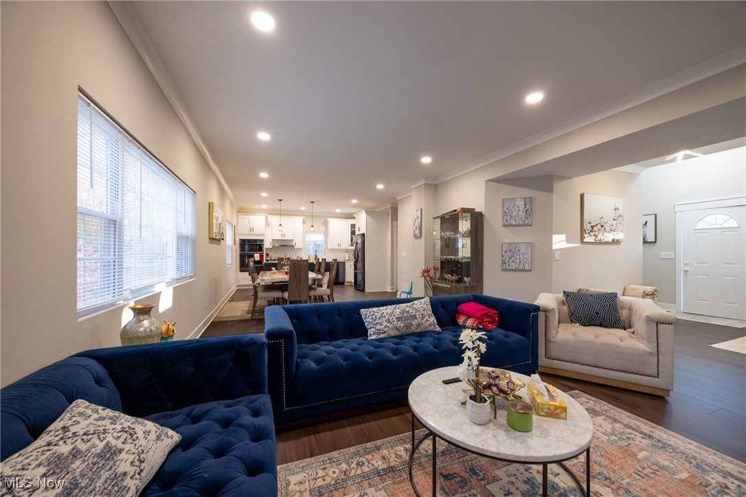 2443 Rockefeller Road