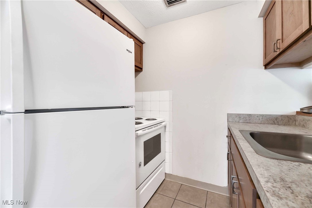 14567 Madison Avenue 206