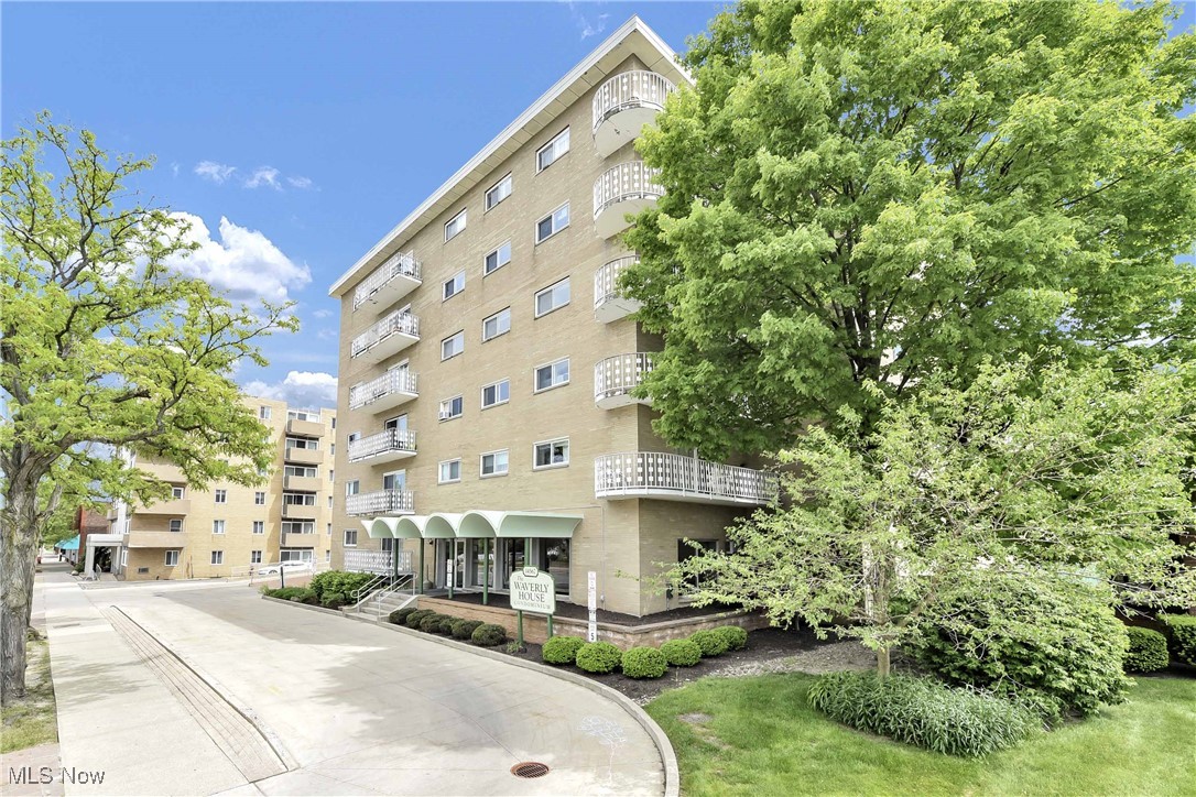 14567 Madison Avenue 206