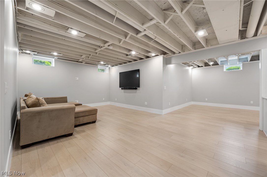 435 Dunwoody Drive