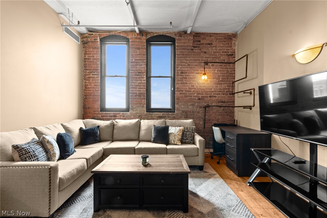 1133 W 9th Street 307
