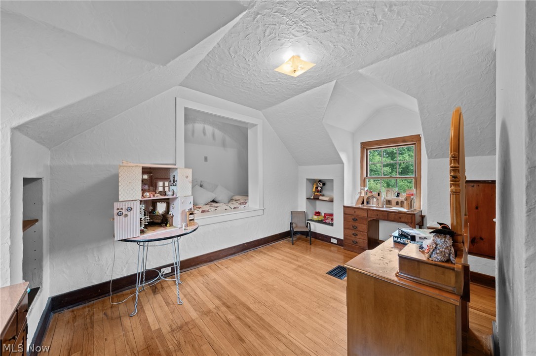 5227 Som Center Road