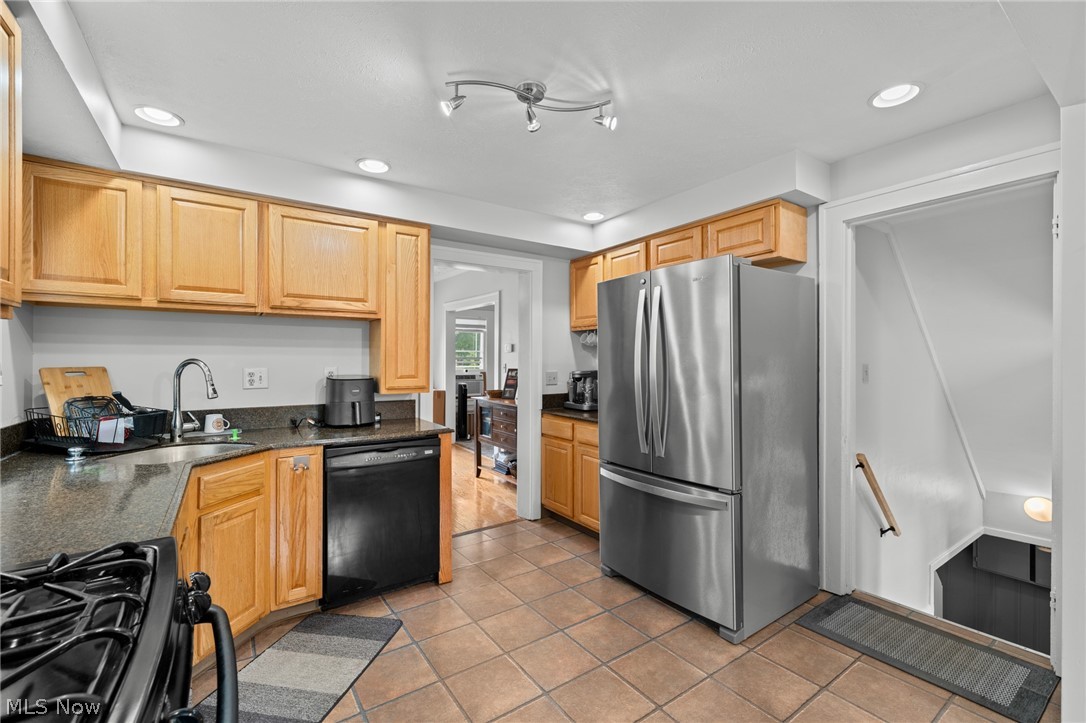 3322 E Fairfax Road