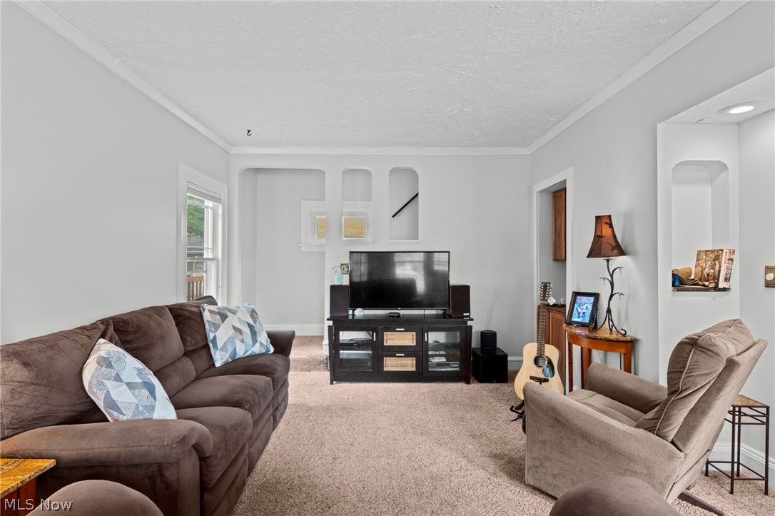 3322 E Fairfax Road