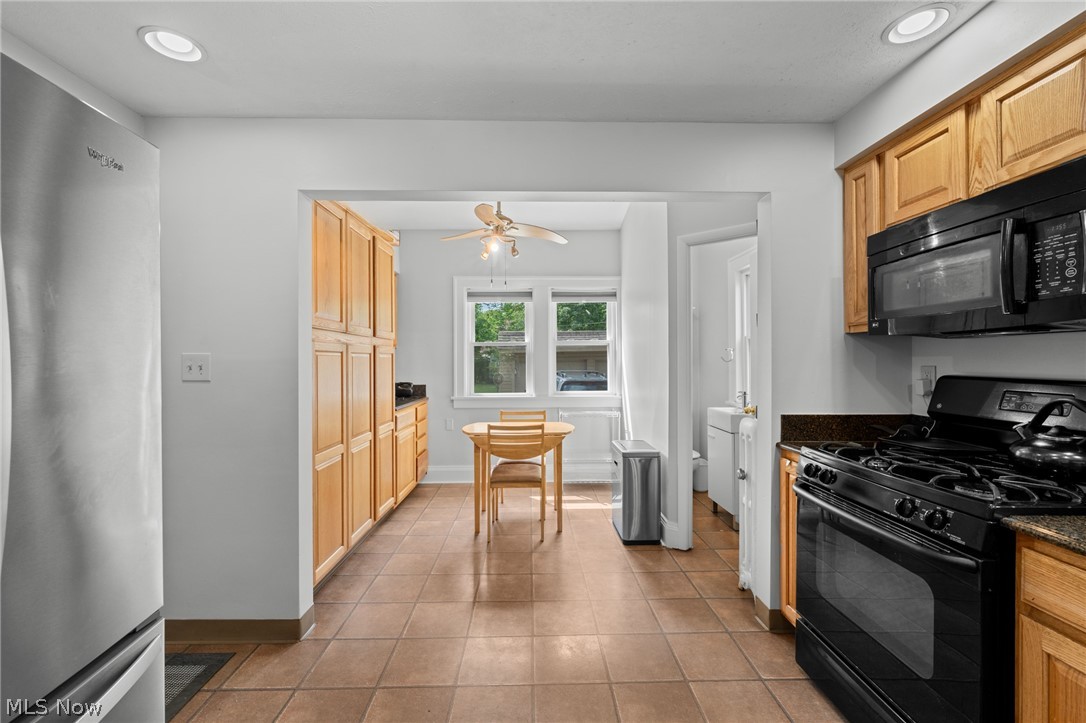 3322 E Fairfax Road