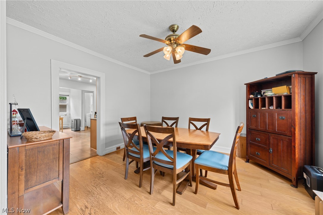 3322 E Fairfax Road