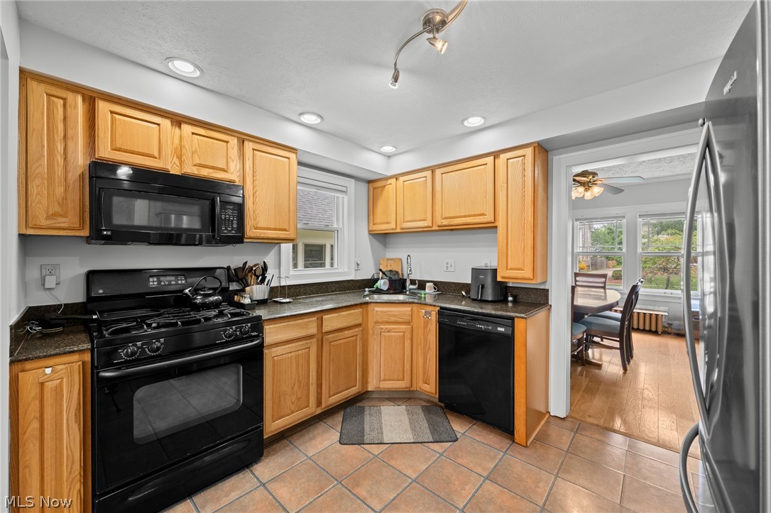 3322 E Fairfax Road