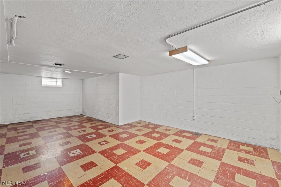6006 Snow Road