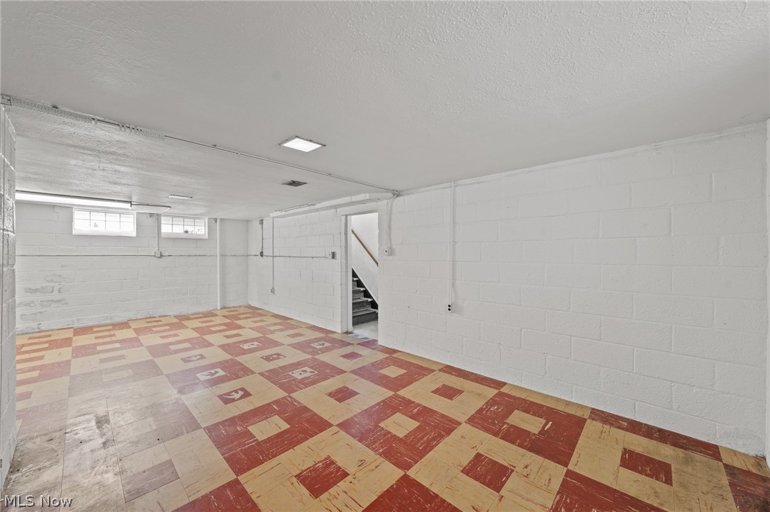 6006 Snow Road