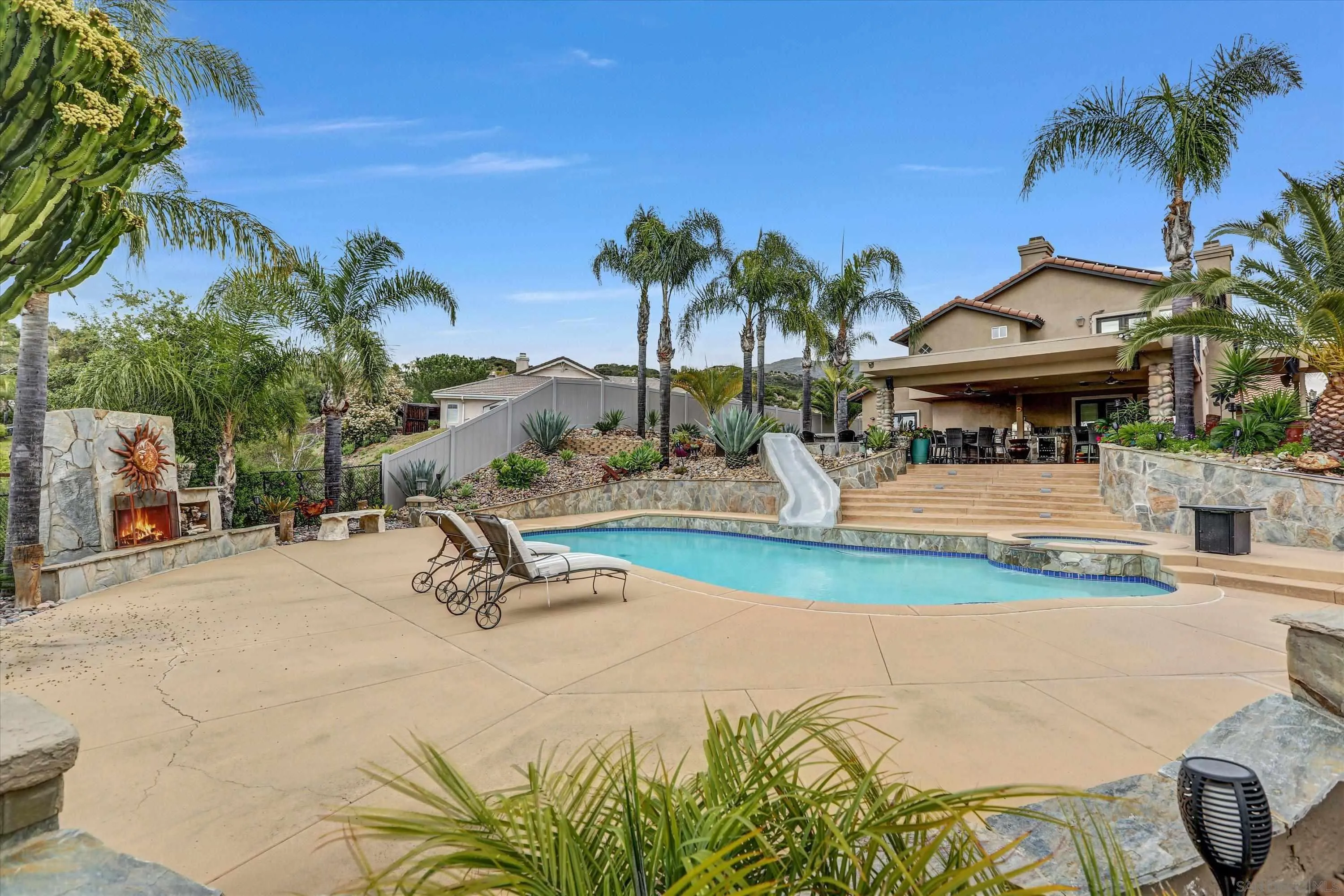 2669 Victoria Circle