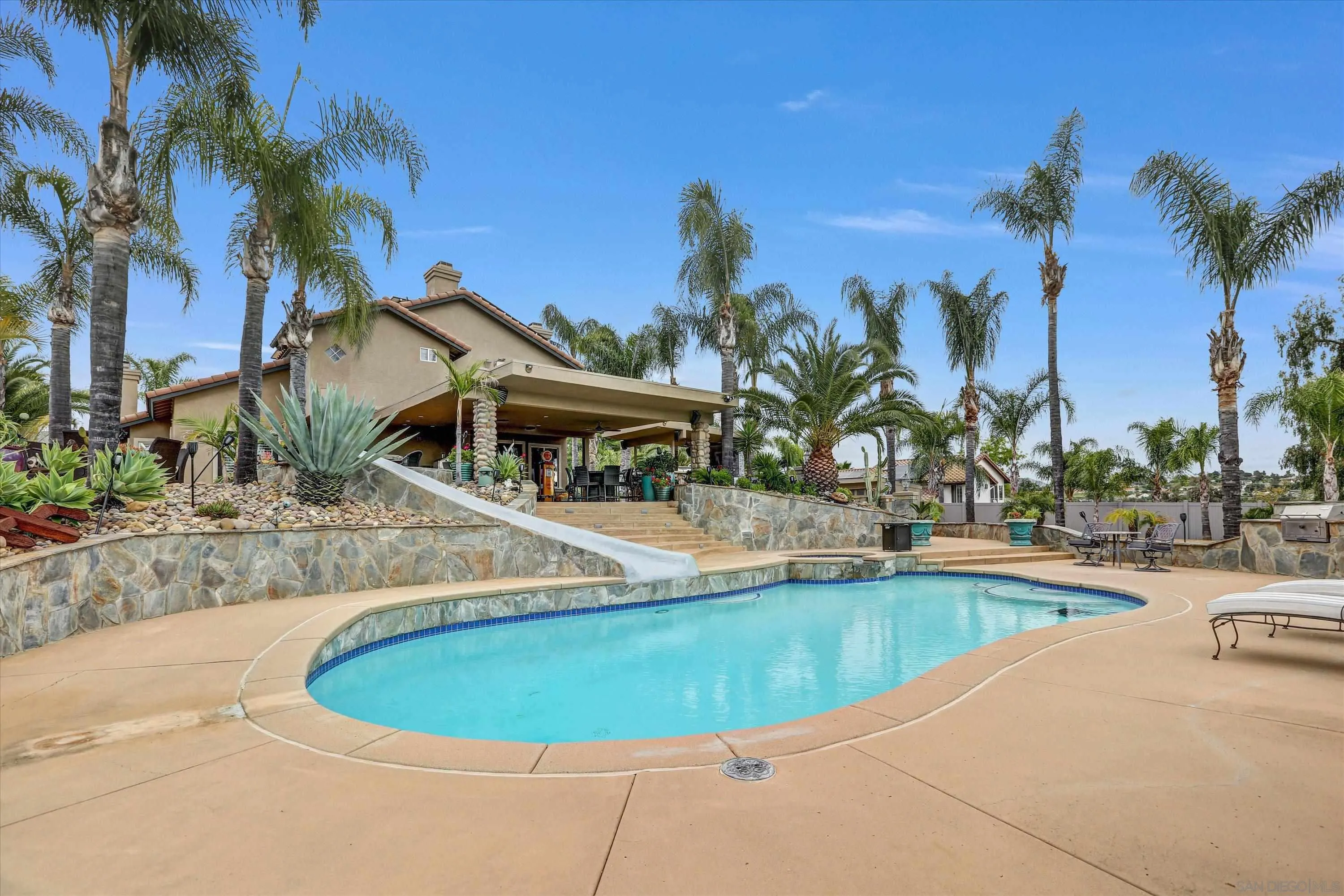 2669 Victoria Circle