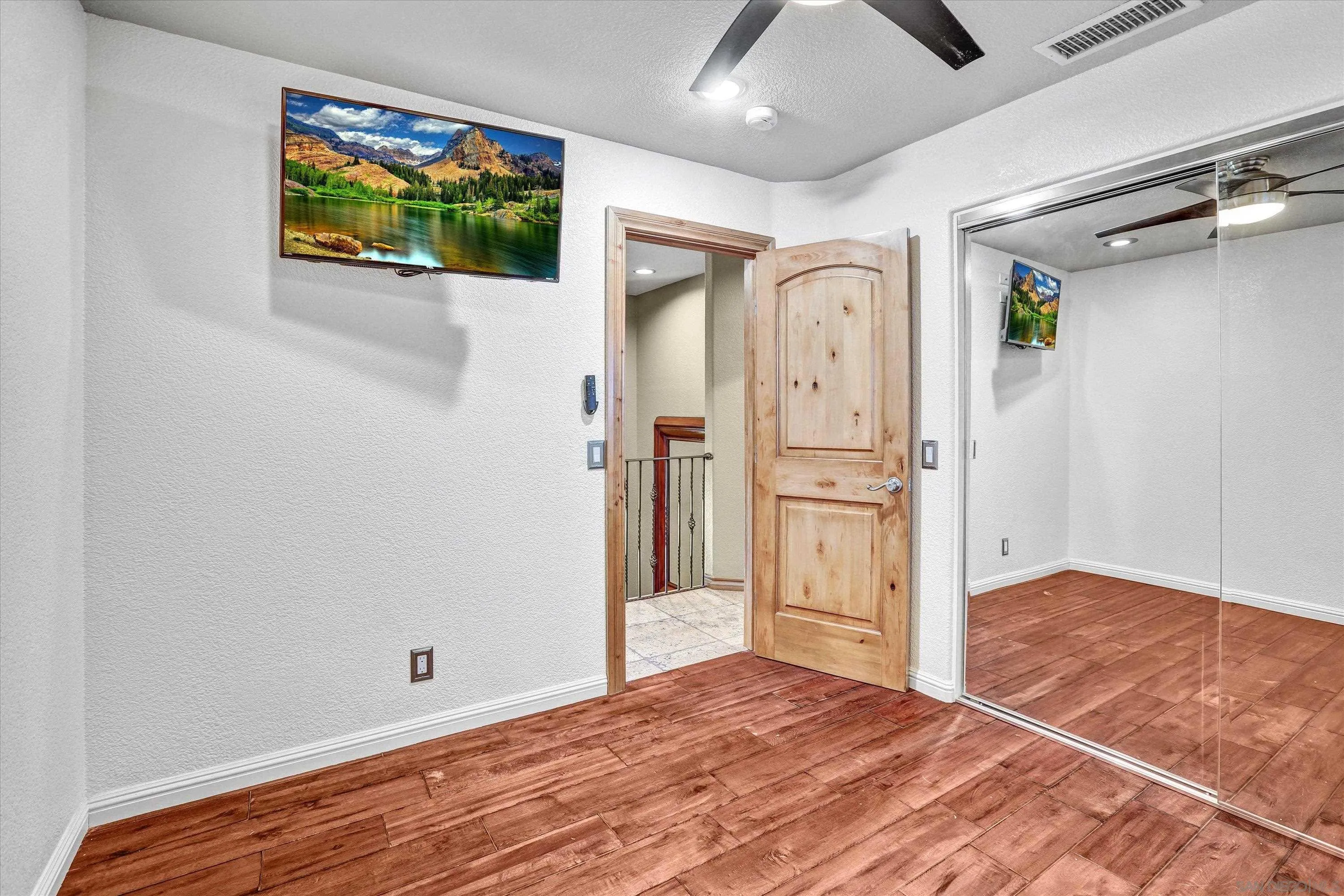 2669 Victoria Circle