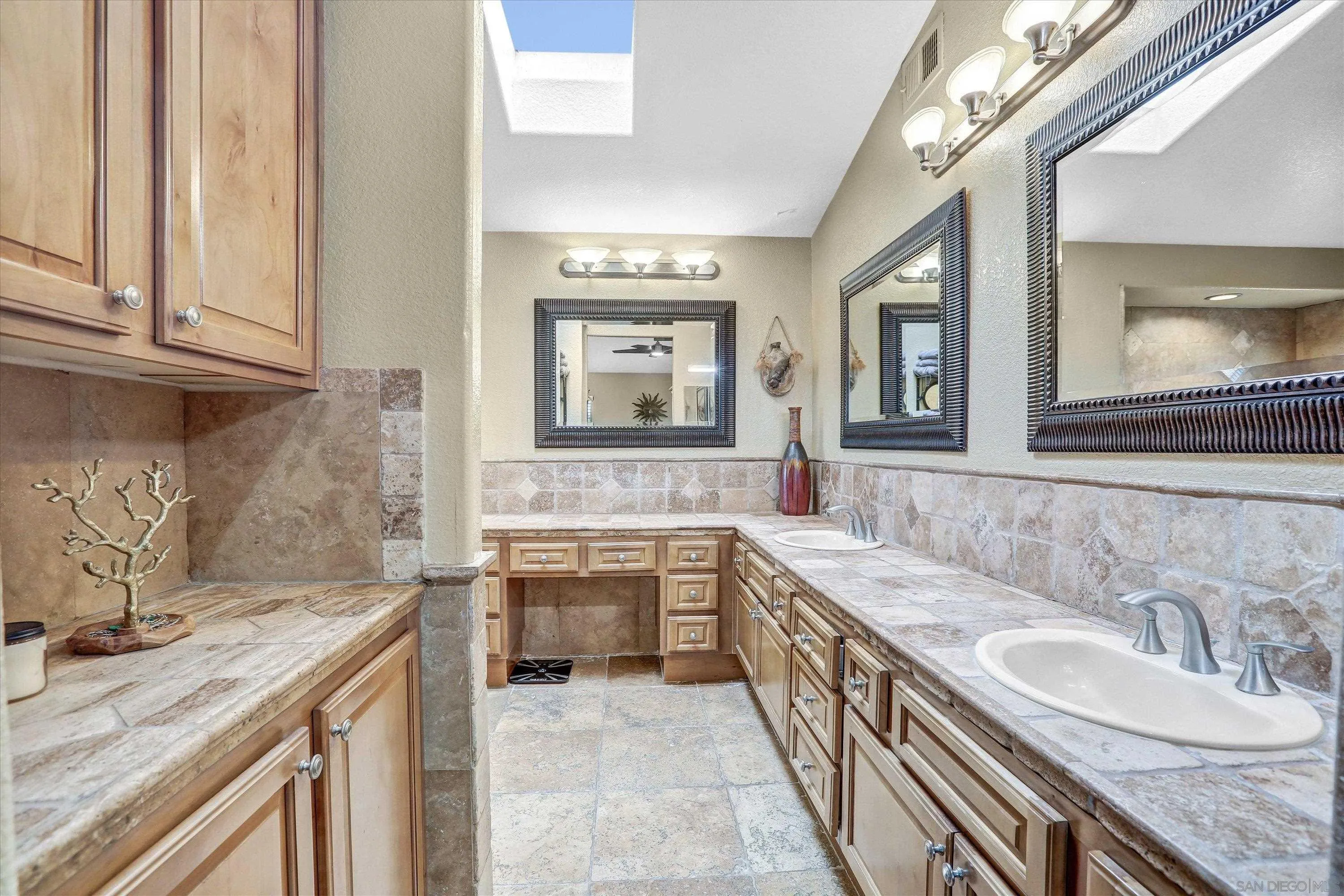 2669 Victoria Circle