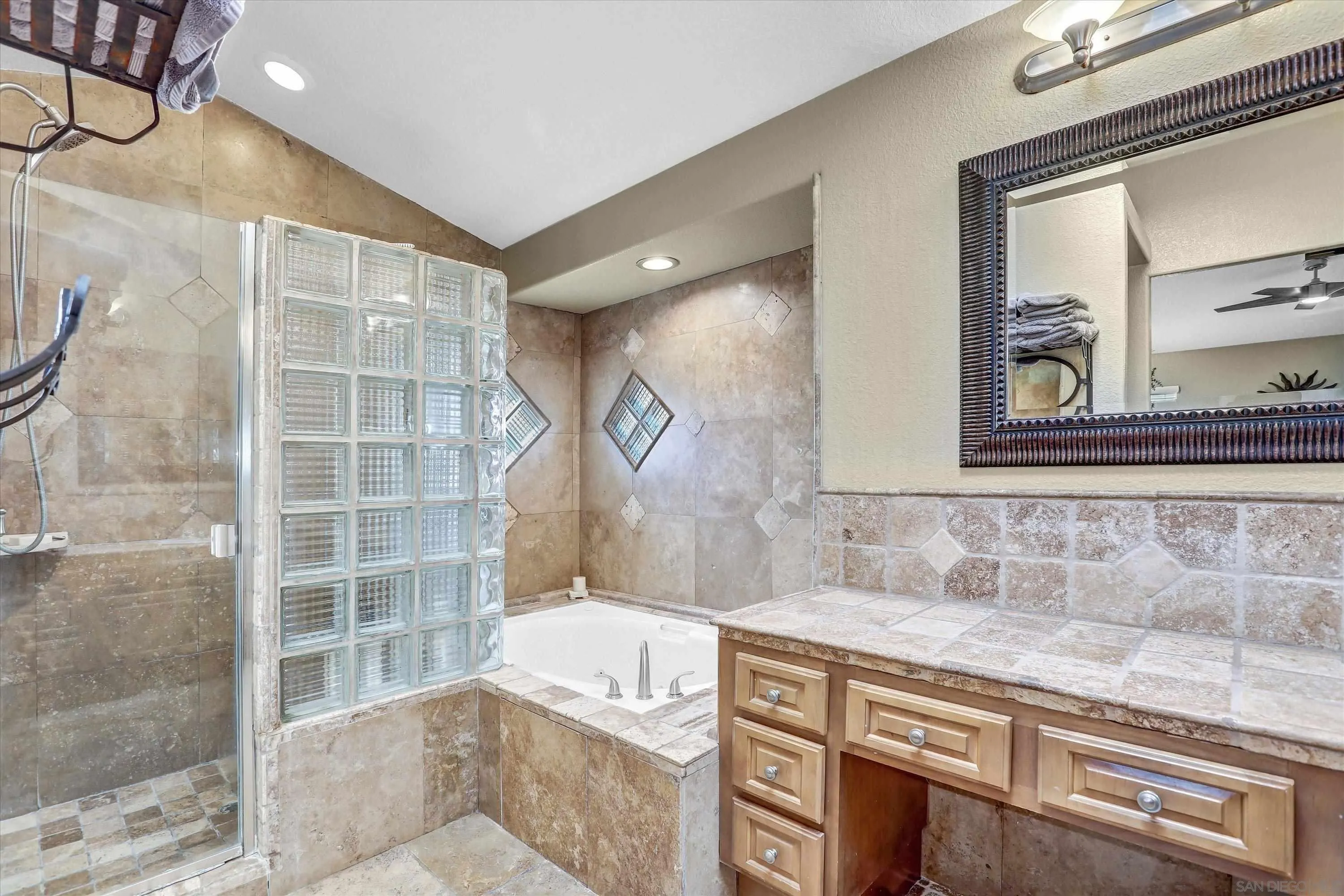 2669 Victoria Circle