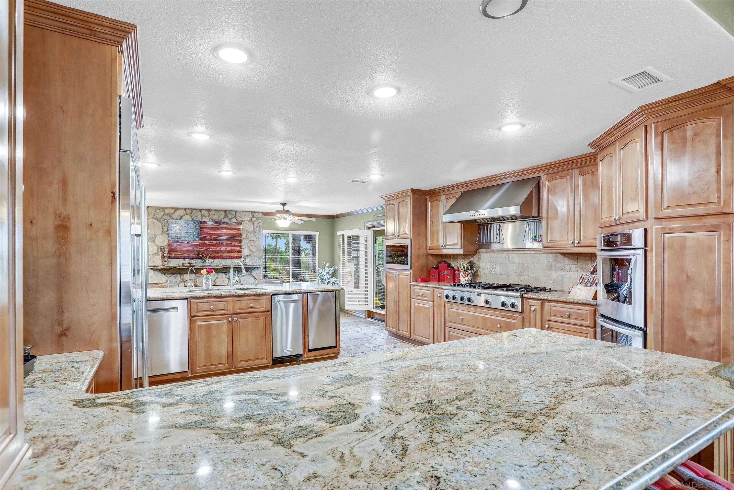 2669 Victoria Circle