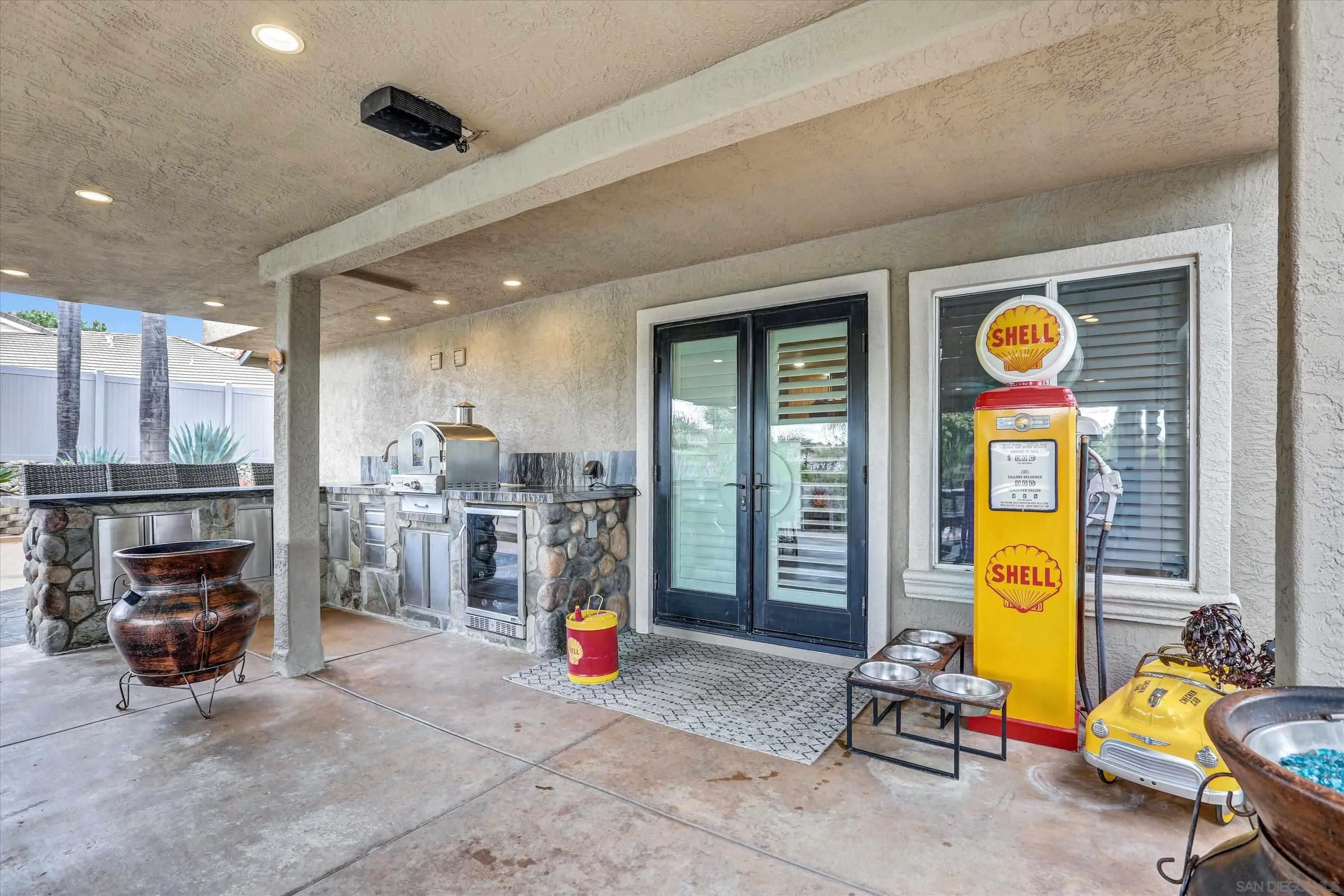 2669 Victoria Circle