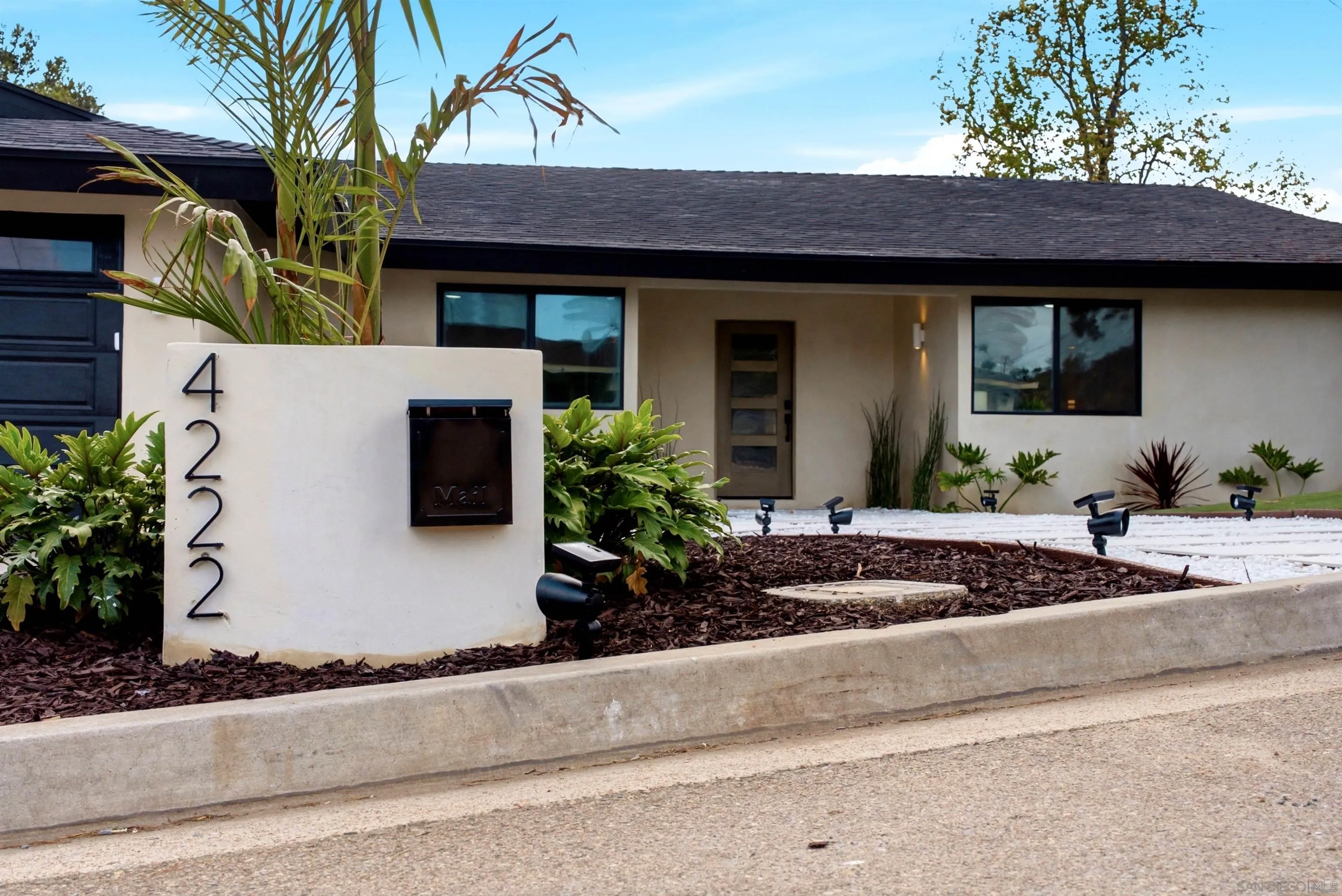 4222 Helix Del Sur