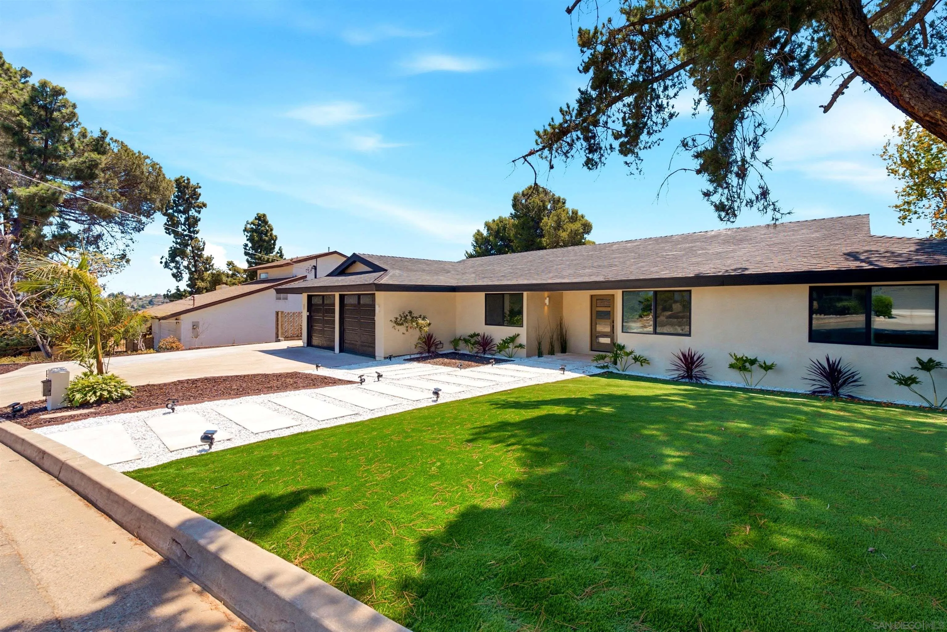 4222 Helix Del Sur