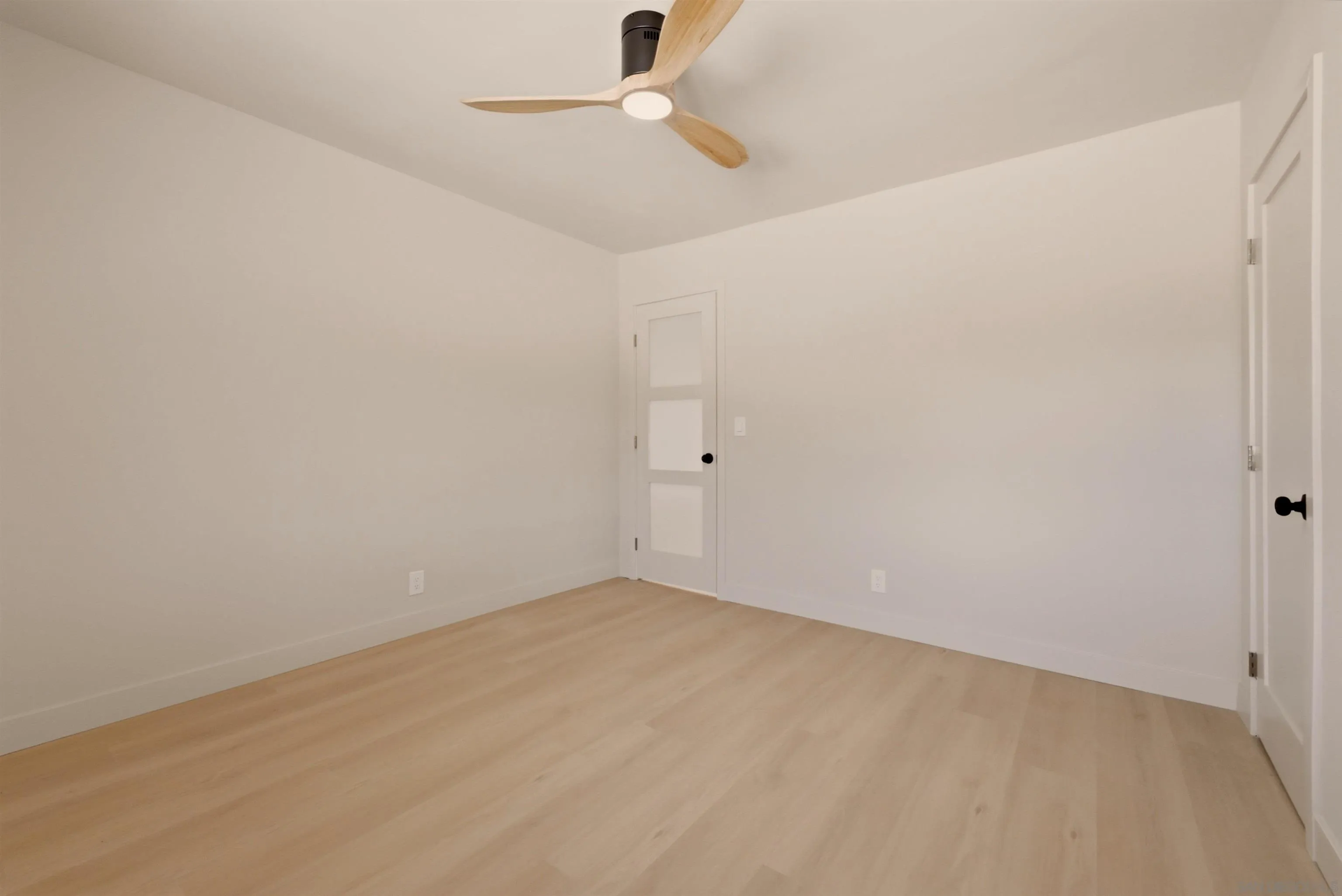 4222 Helix Del Sur