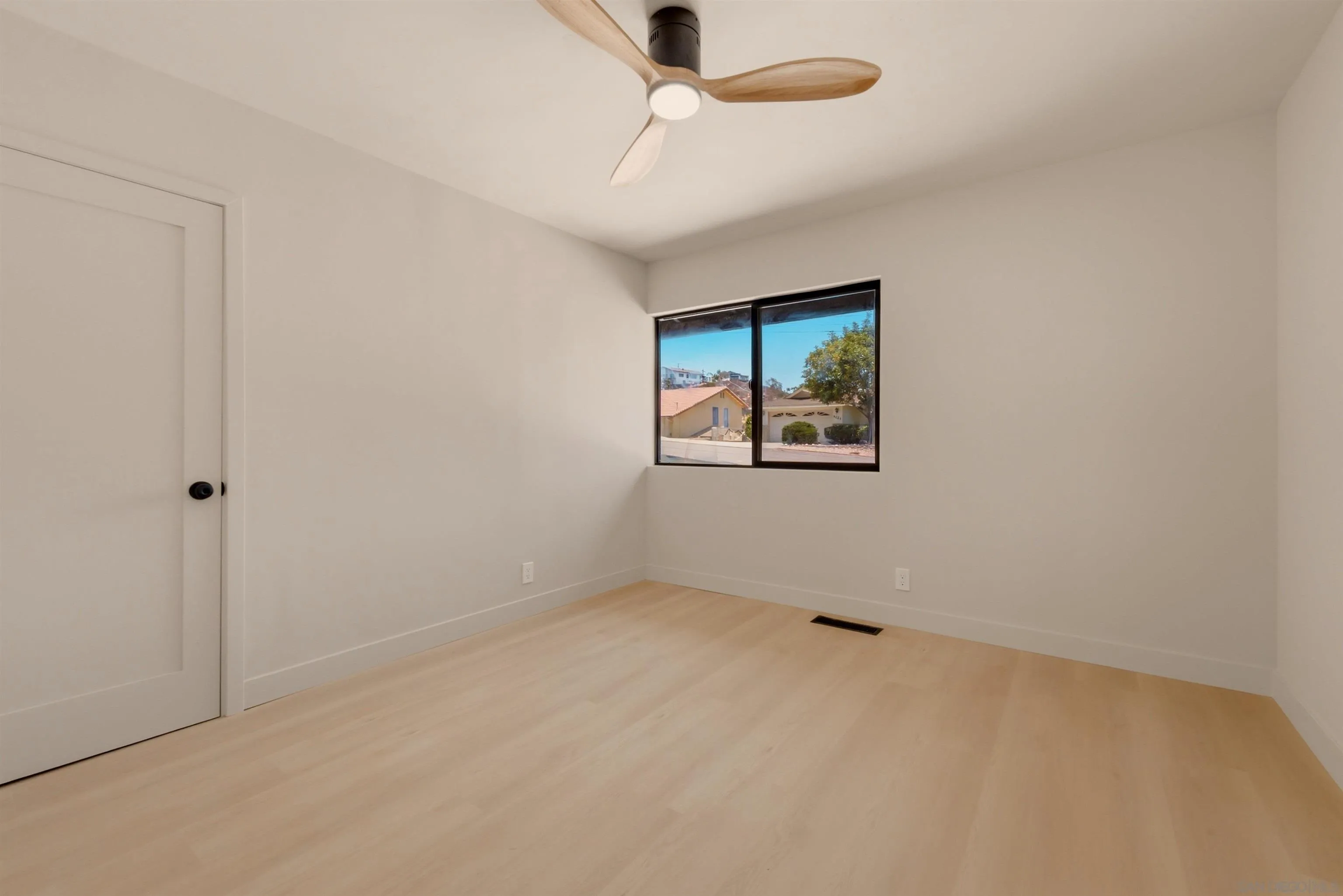 4222 Helix Del Sur