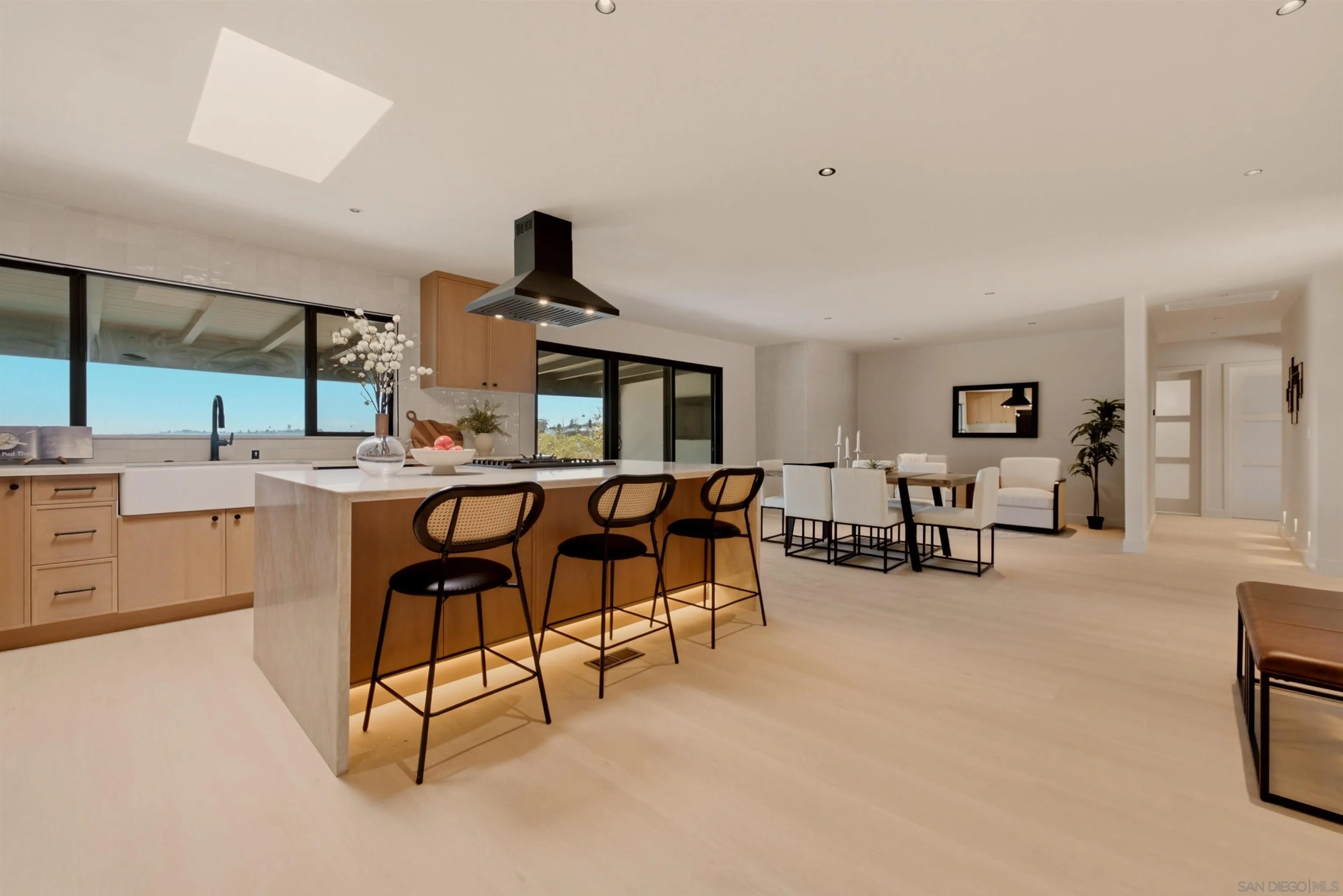 4222 Helix Del Sur