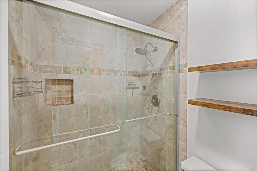 1505 Bridgeview Drive