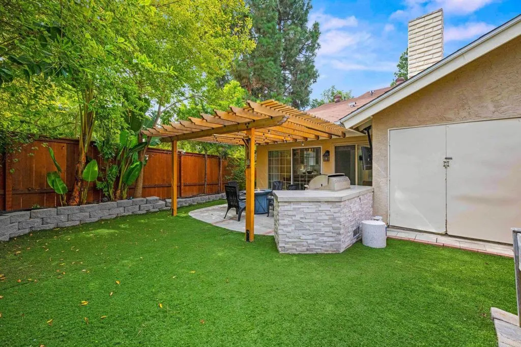 1505 Bridgeview Drive