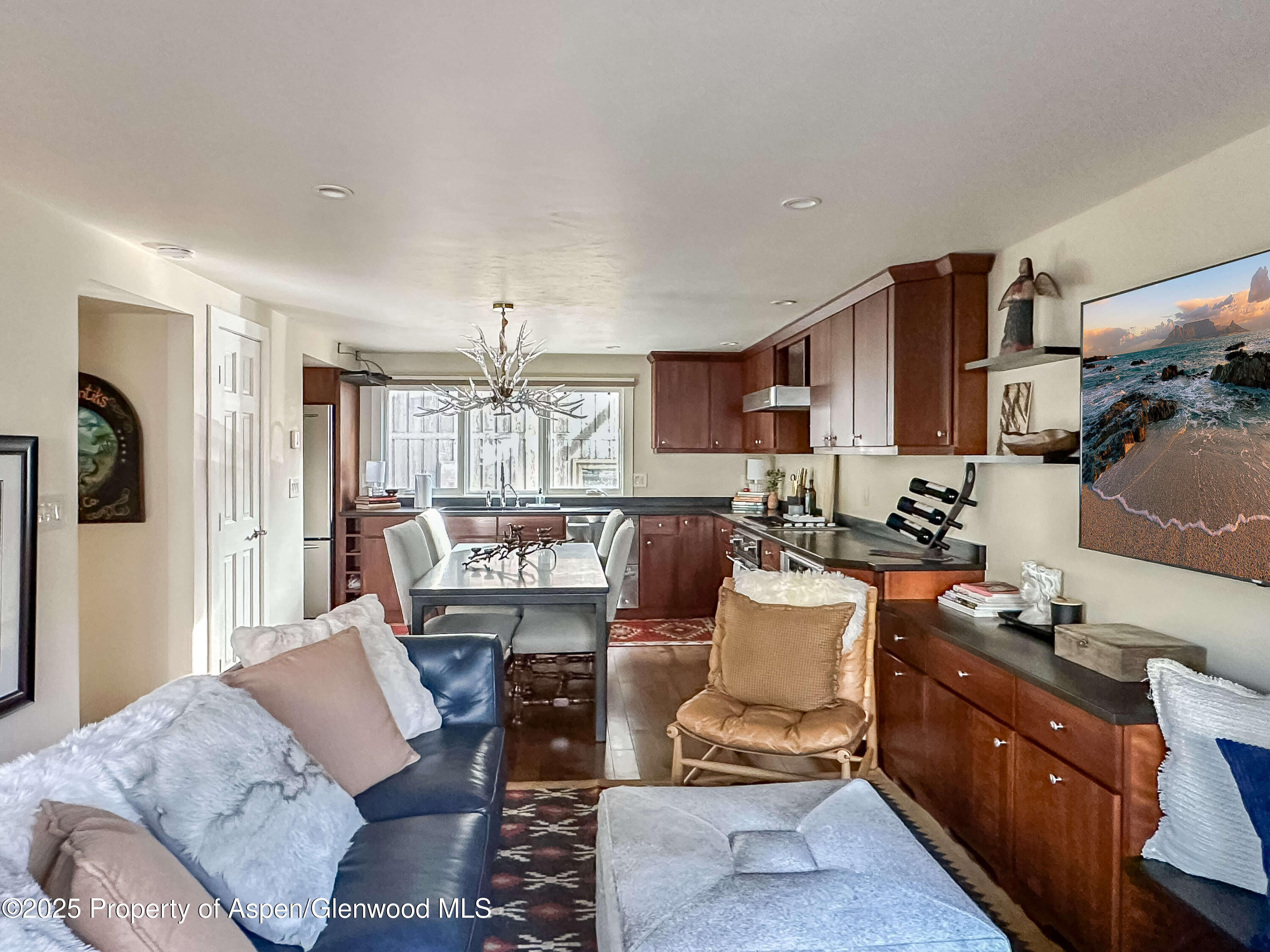 720 W Hopkins Avenue, Unit D