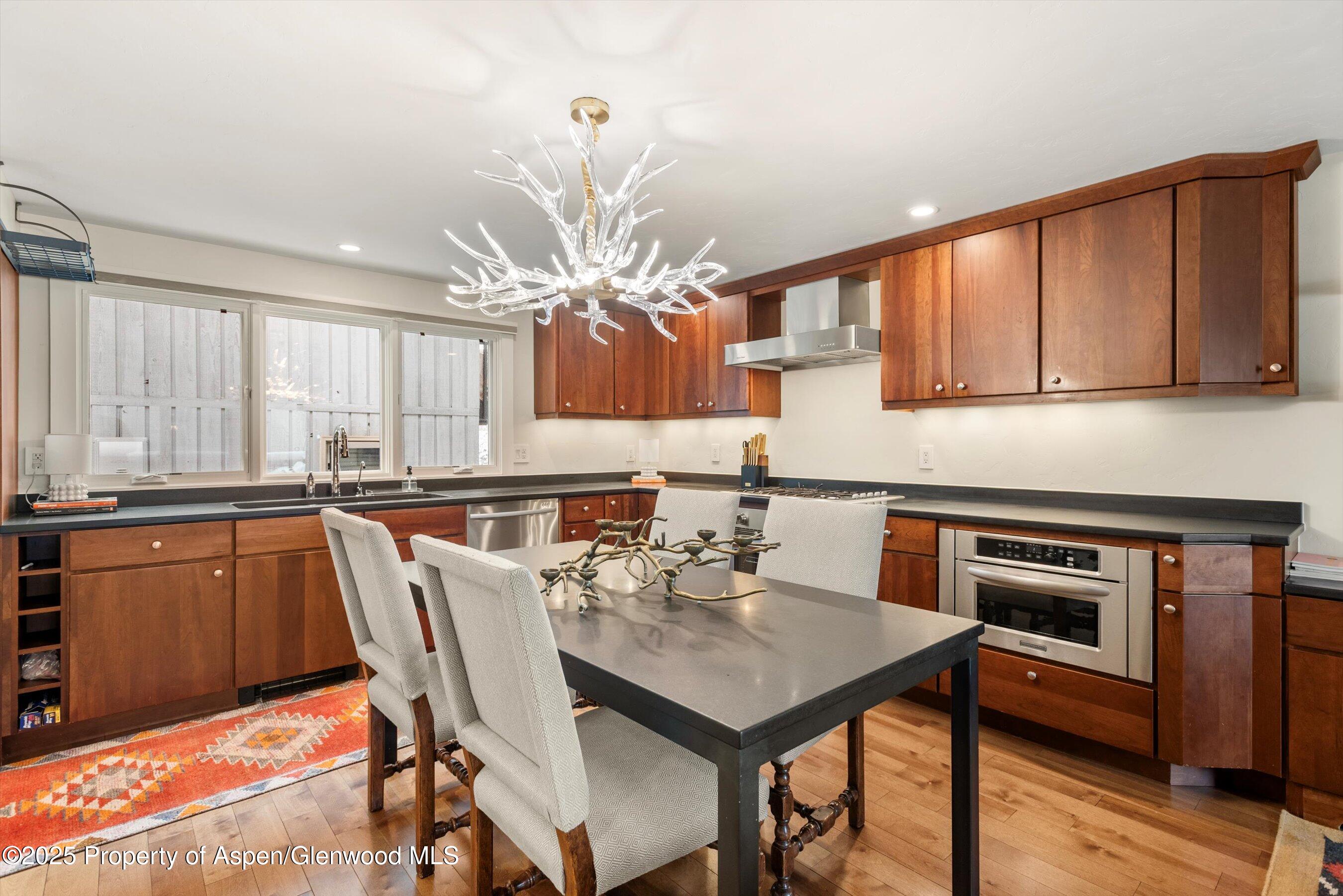 720 W Hopkins Avenue, Unit D