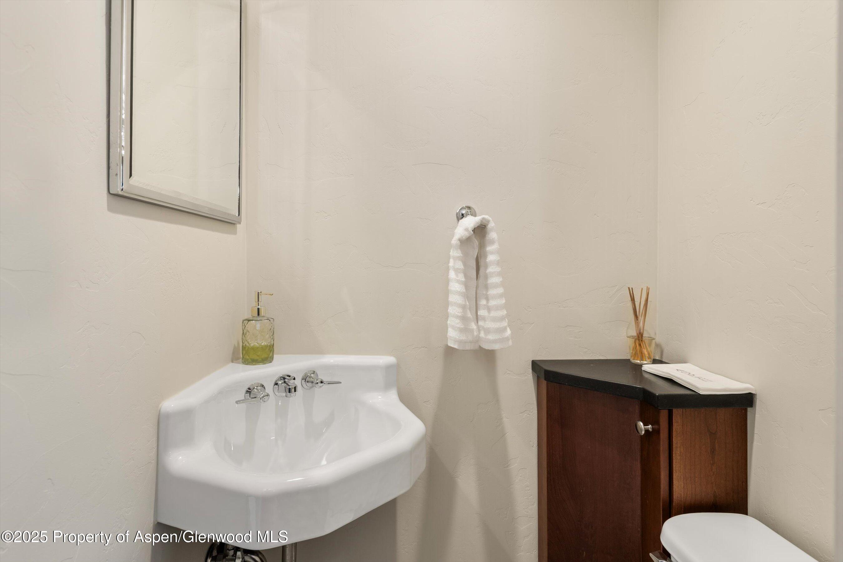 720 W Hopkins Avenue, Unit D