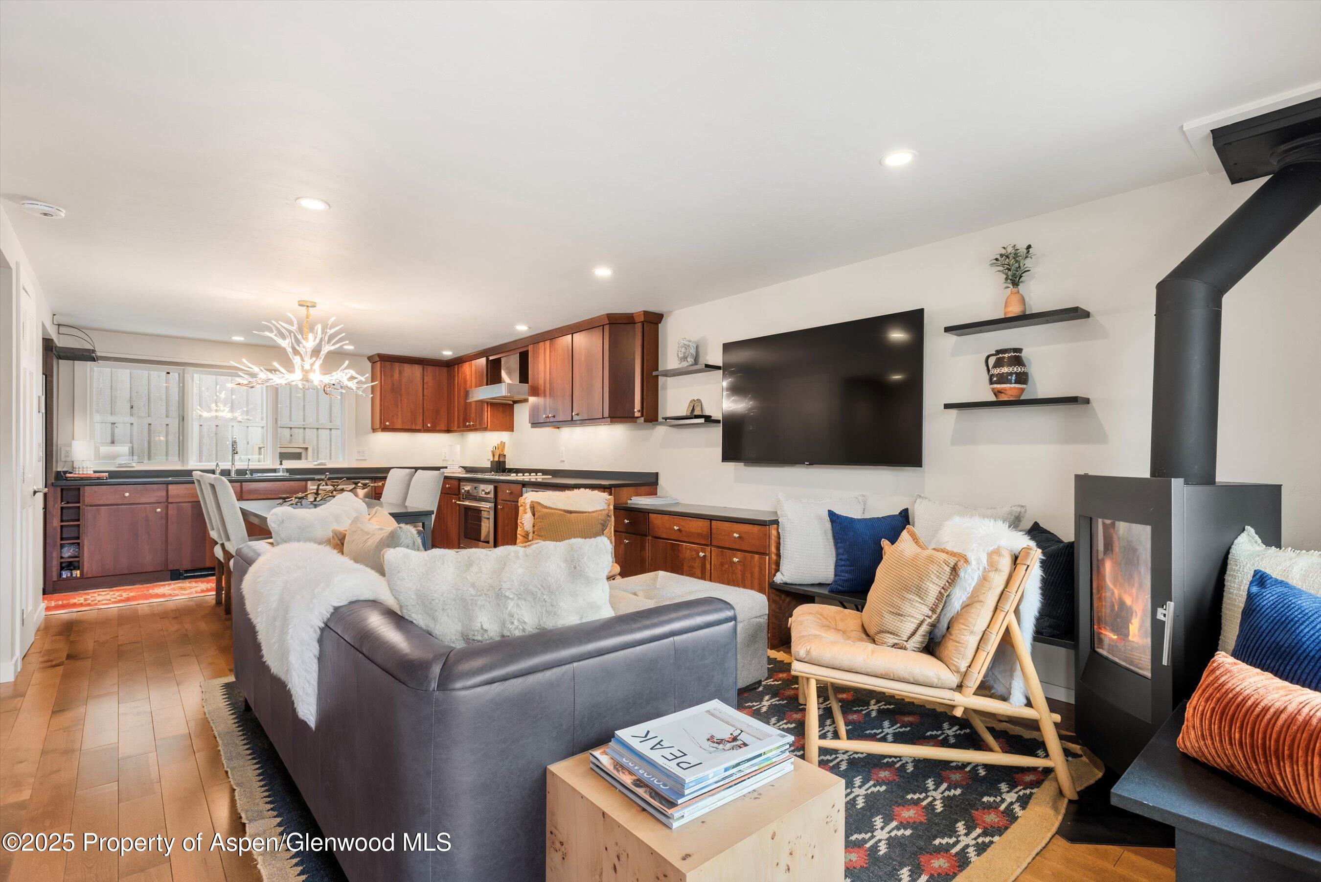 720 W Hopkins Avenue, Unit D