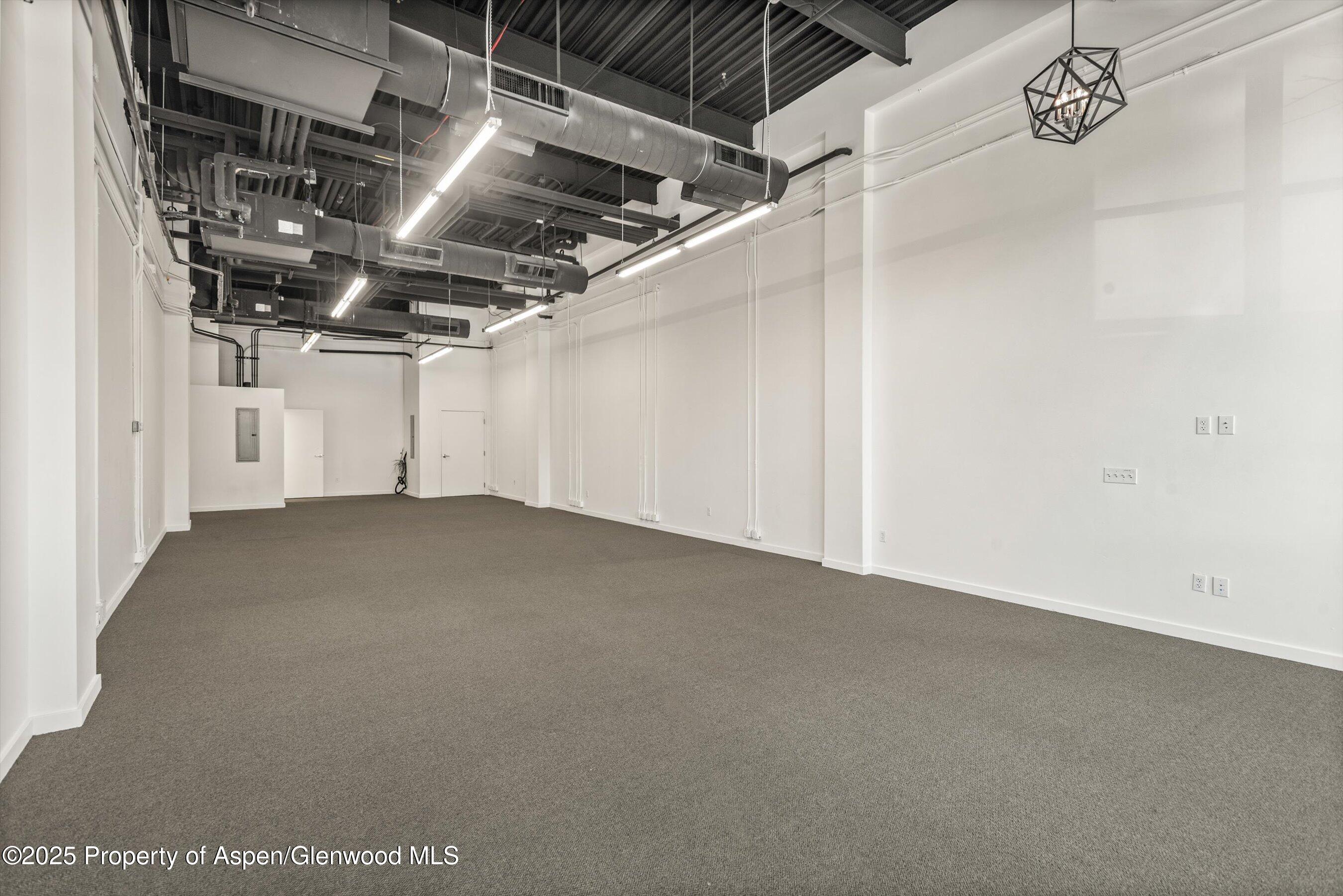 780 E Valley Road Road C126