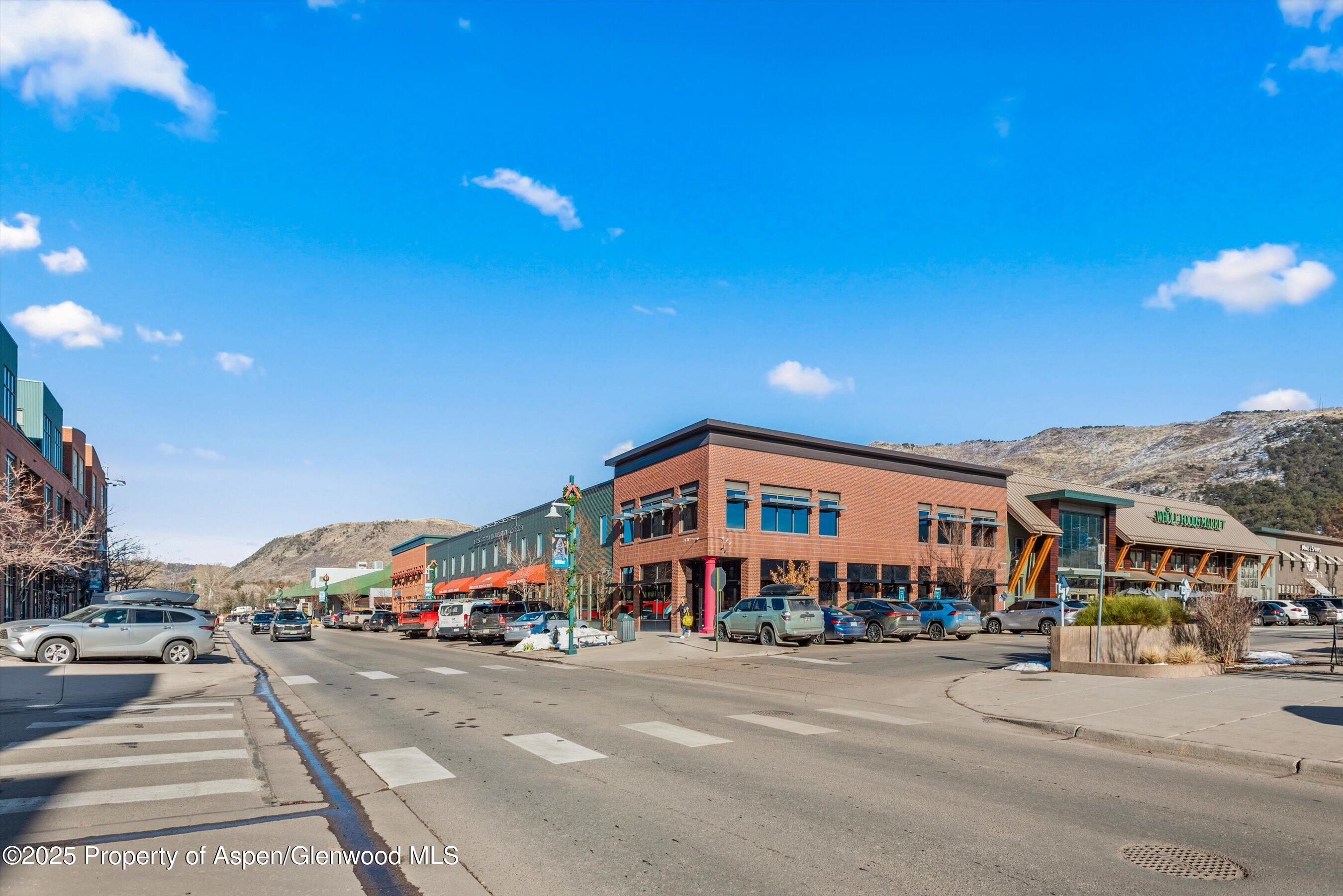 780 E Valley Road Road C126