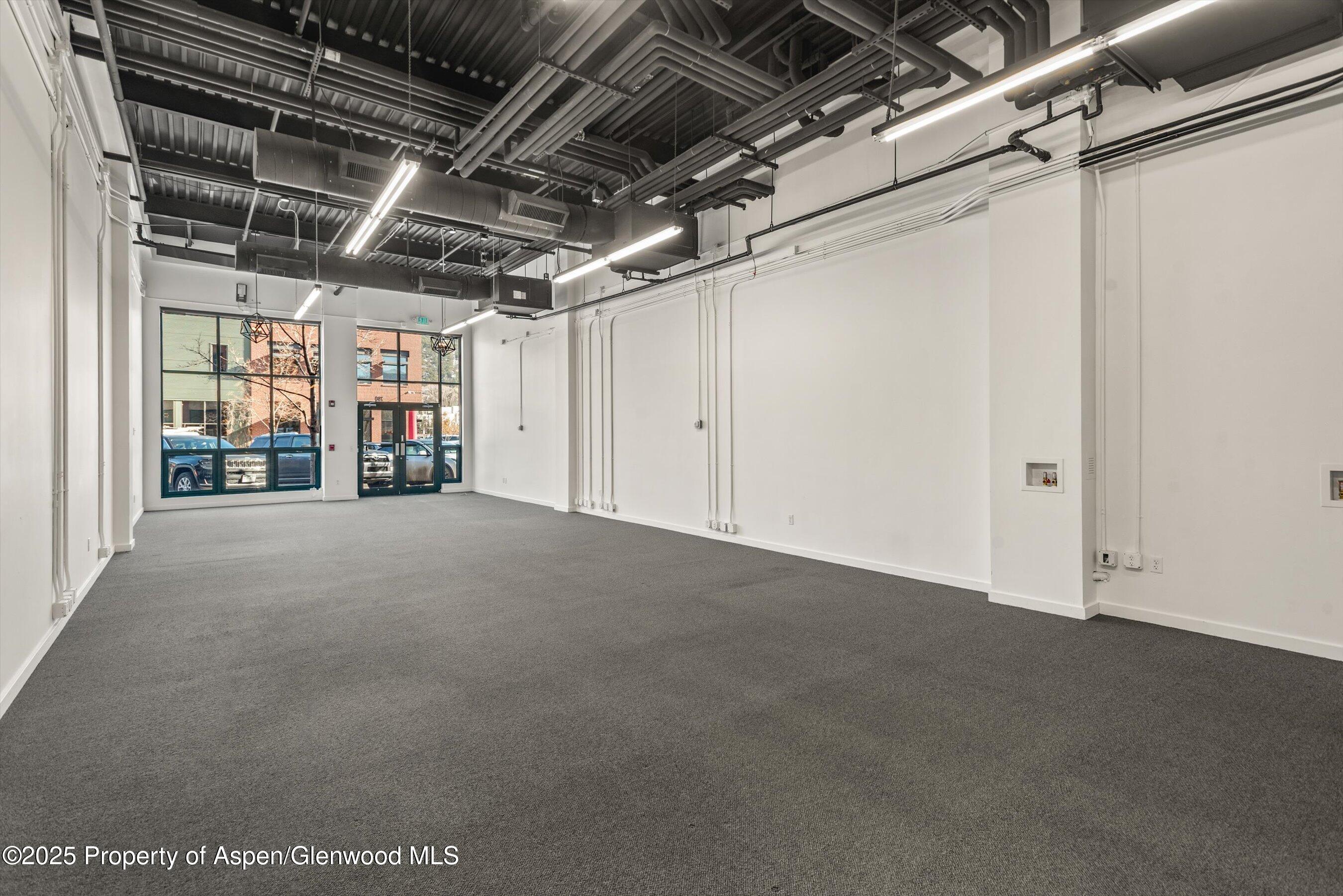 780 E Valley Road Road C126