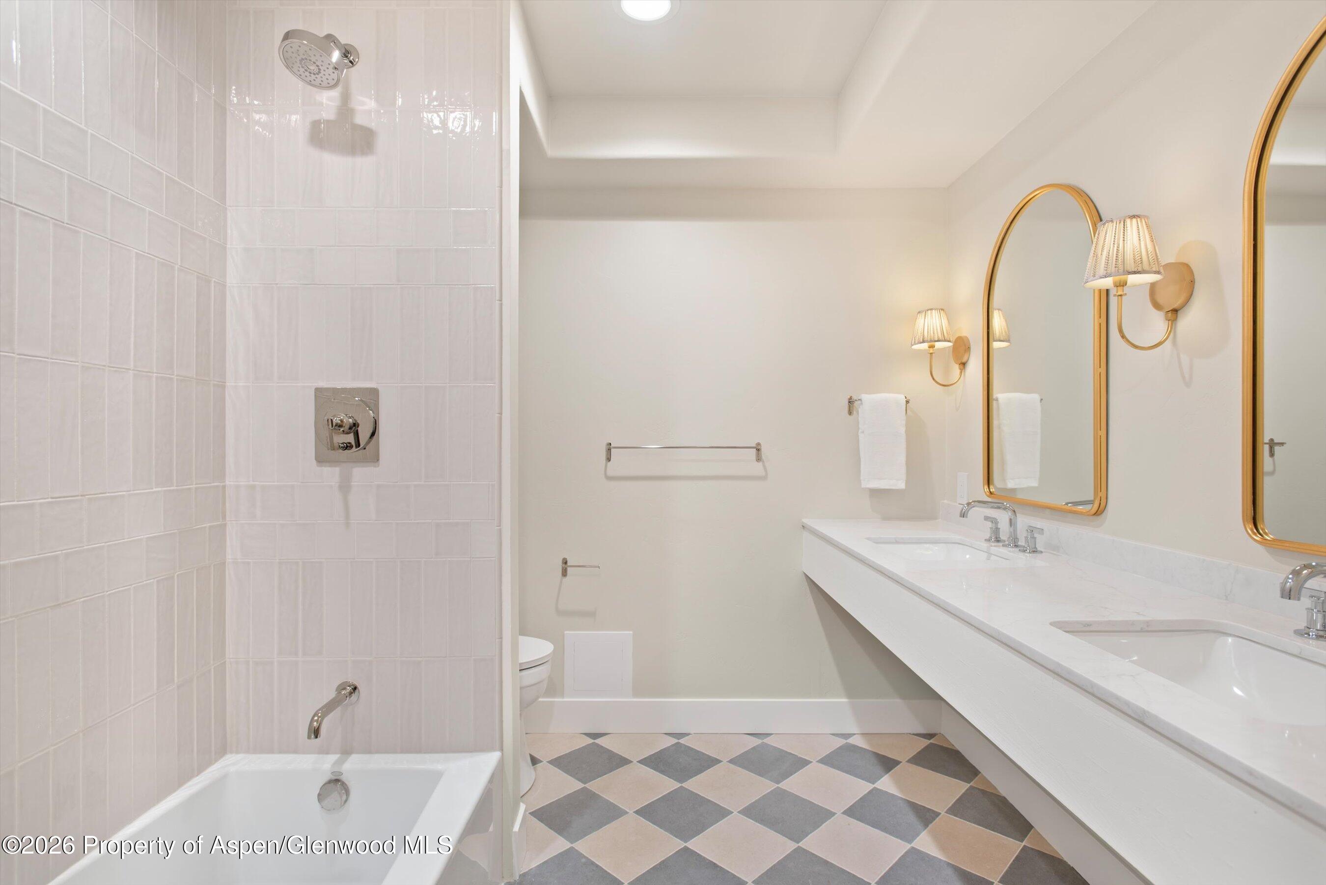 5125 Crystal Bridge Drive