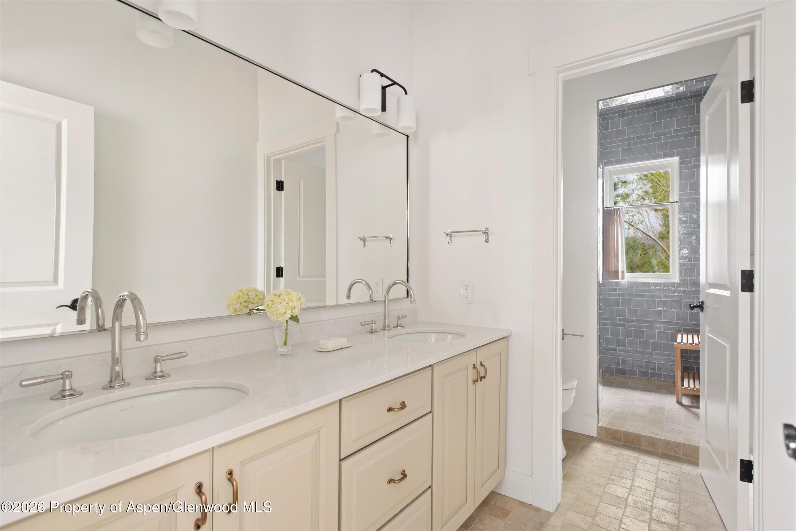 5125 Crystal Bridge Drive