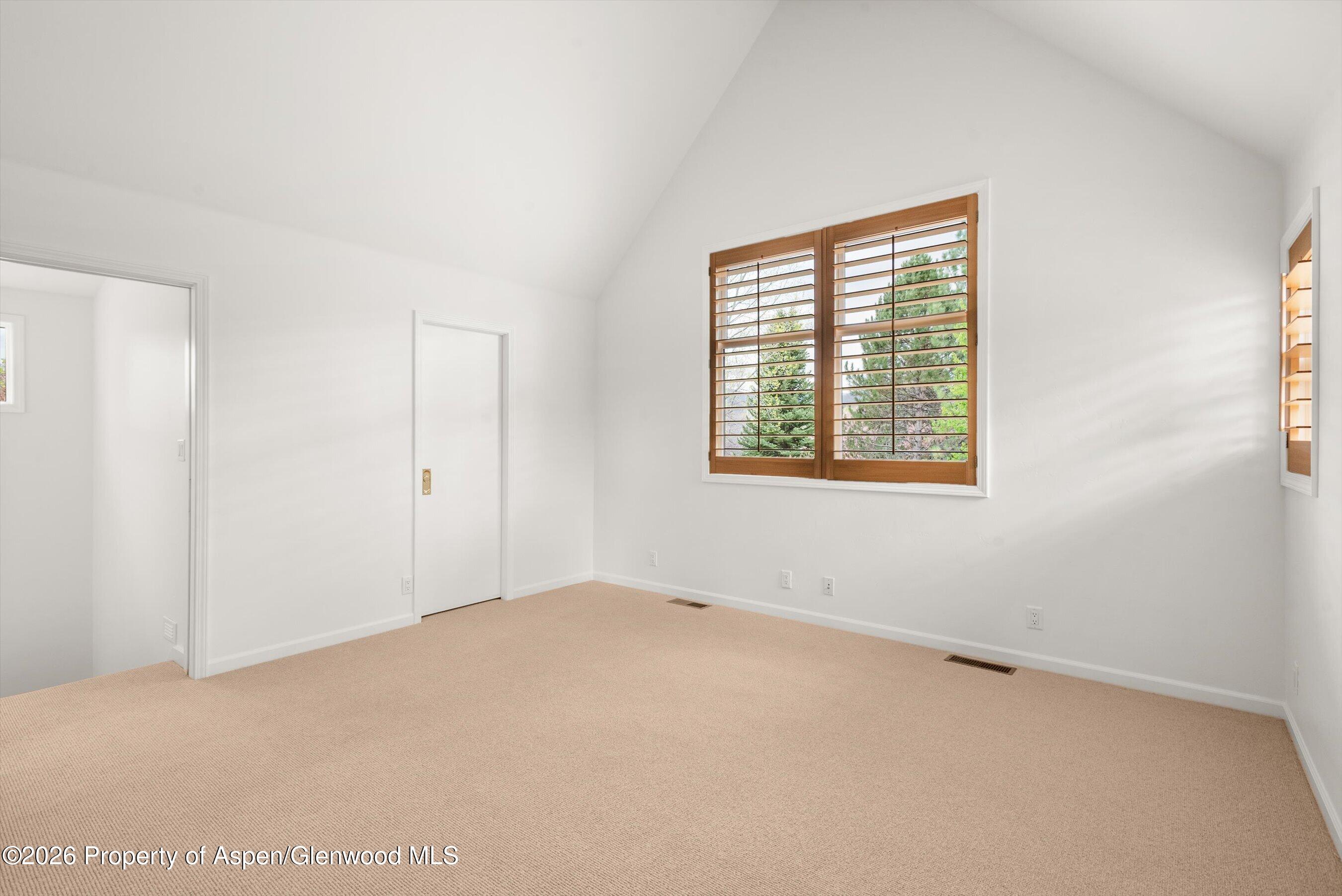 5125 Crystal Bridge Drive