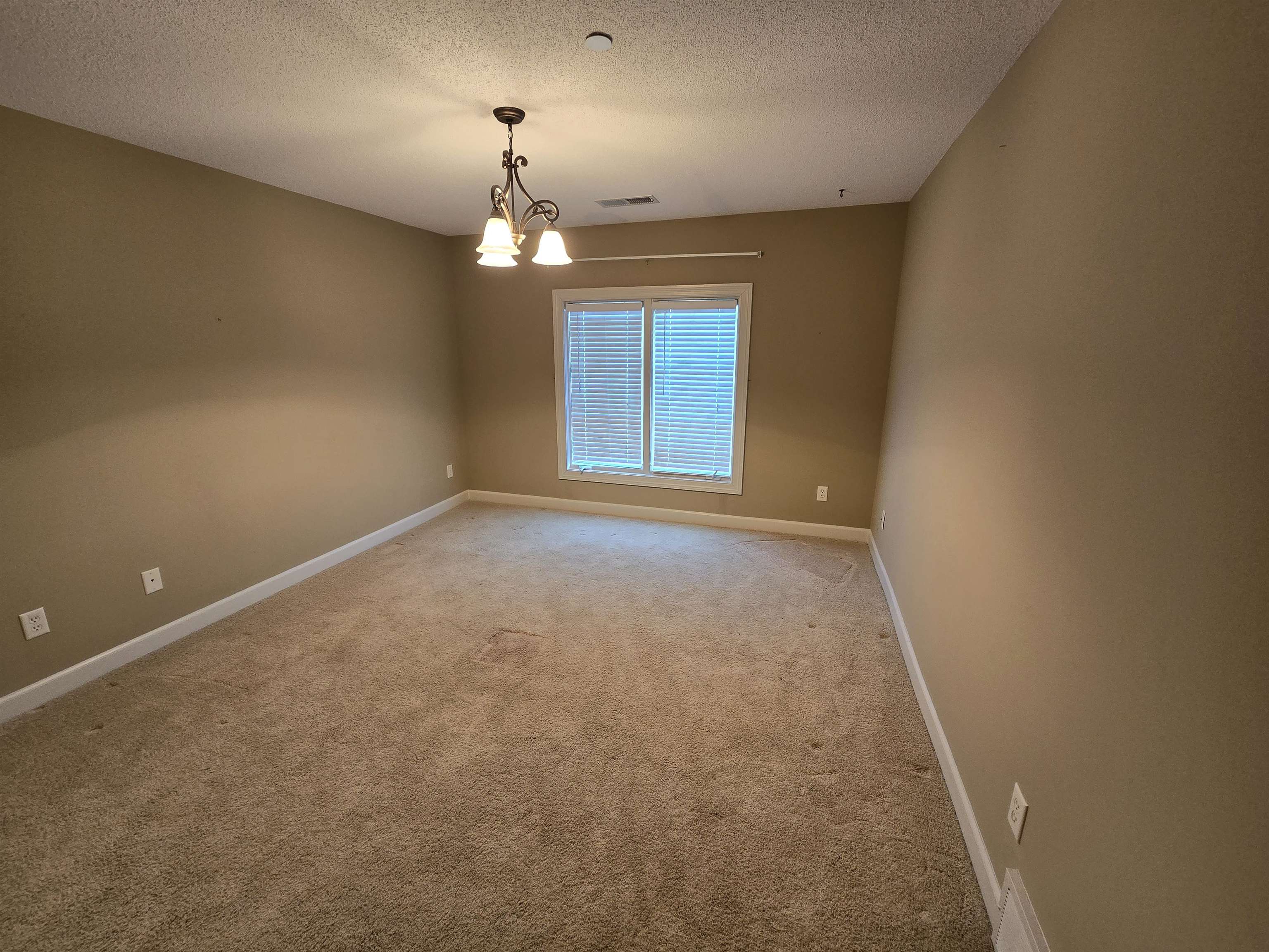 3055 POPLAR GROVE LN