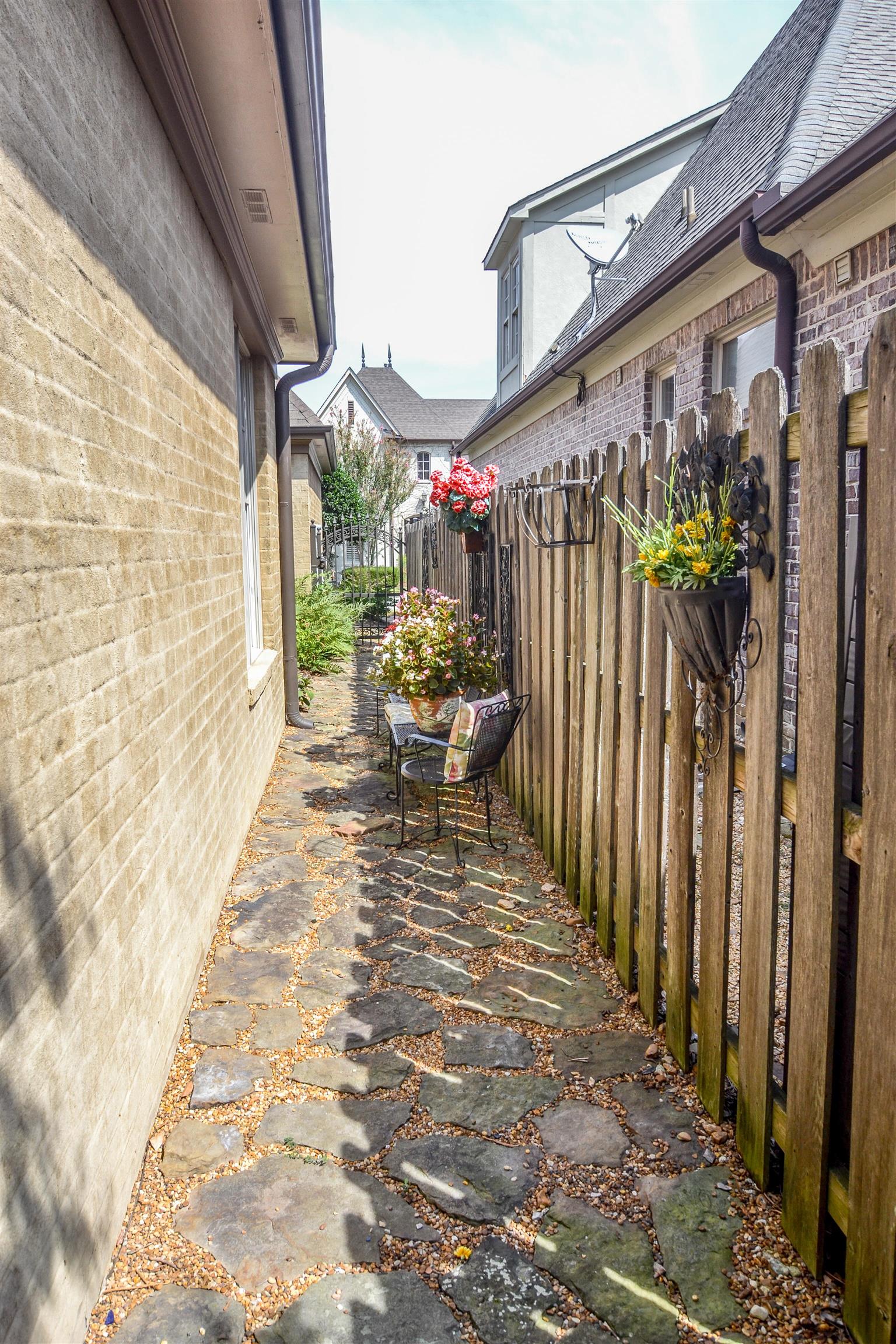 3055 POPLAR GROVE LN