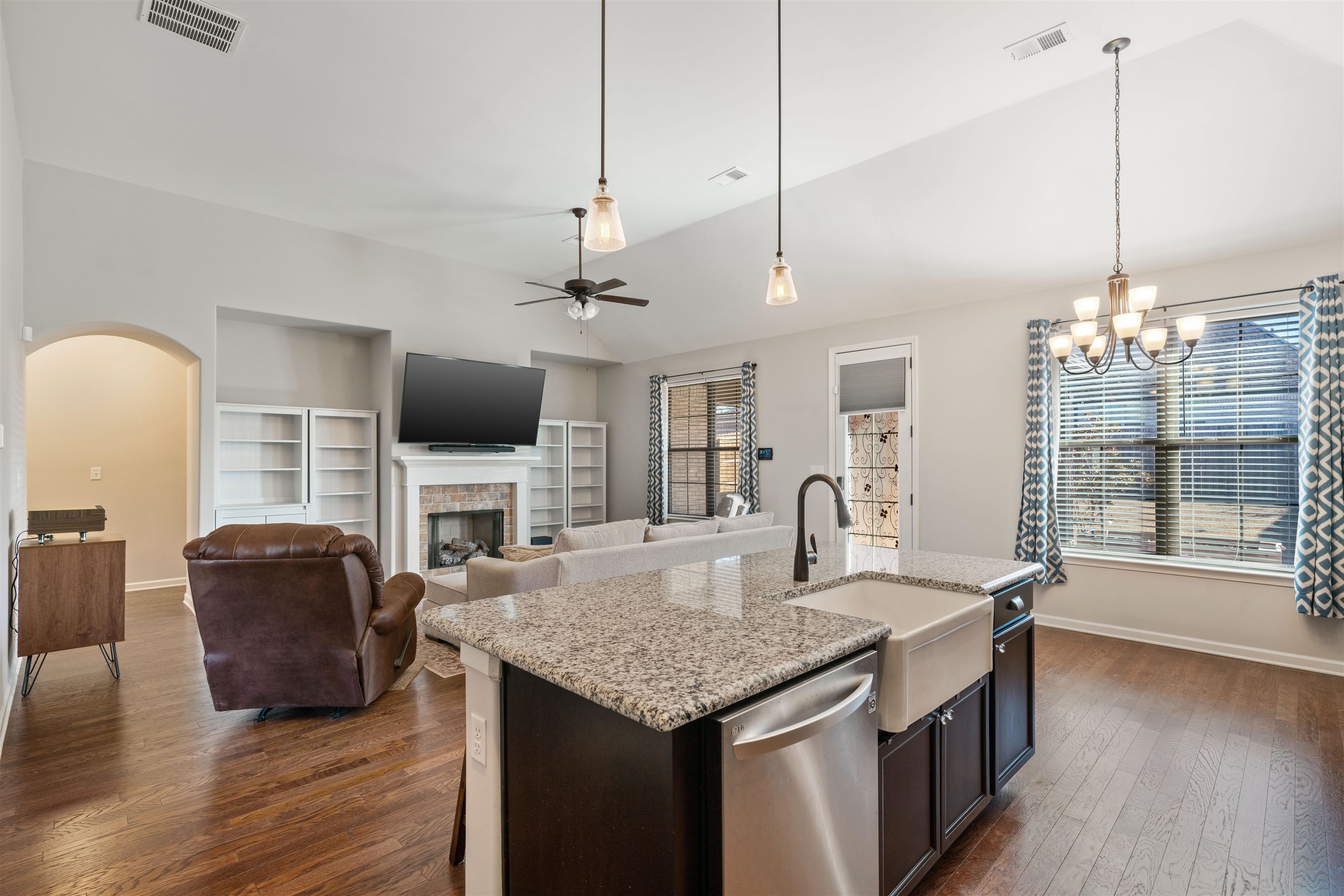 225 DOGWOOD SPRINGS DR