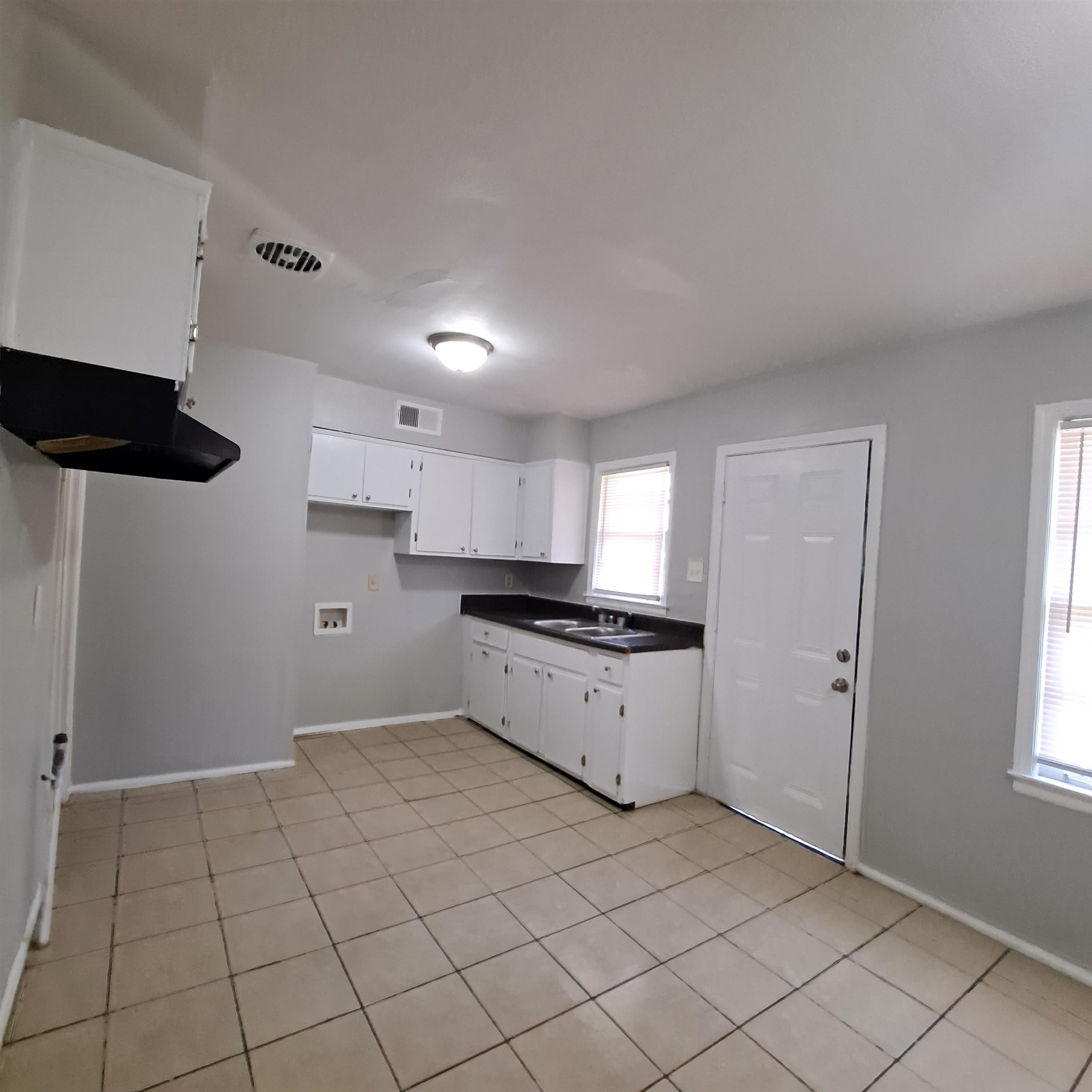3558 KENSETT DR
