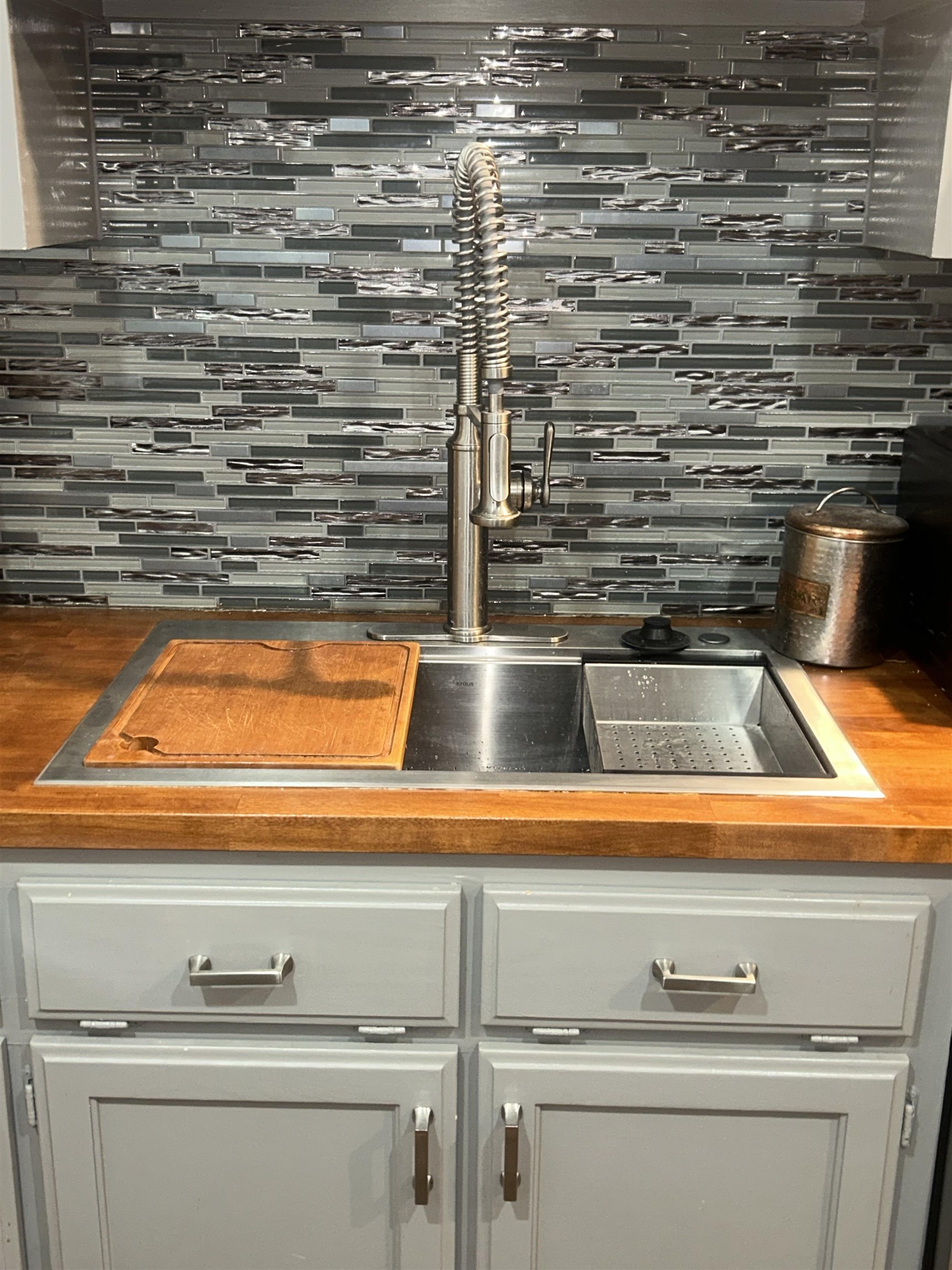 5882 ROXBURY DR Unit: 5882