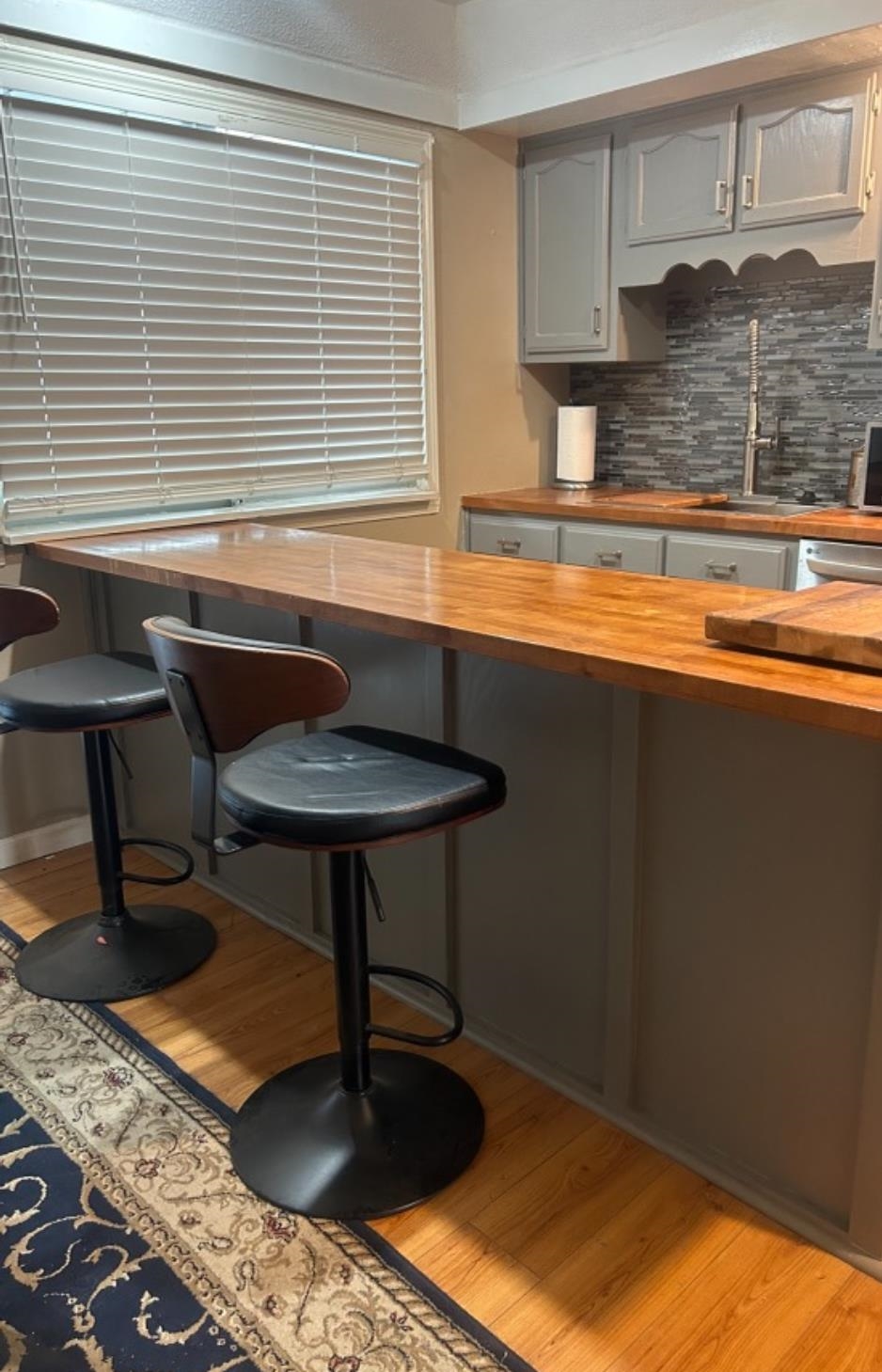 5882 ROXBURY DR Unit: 5882