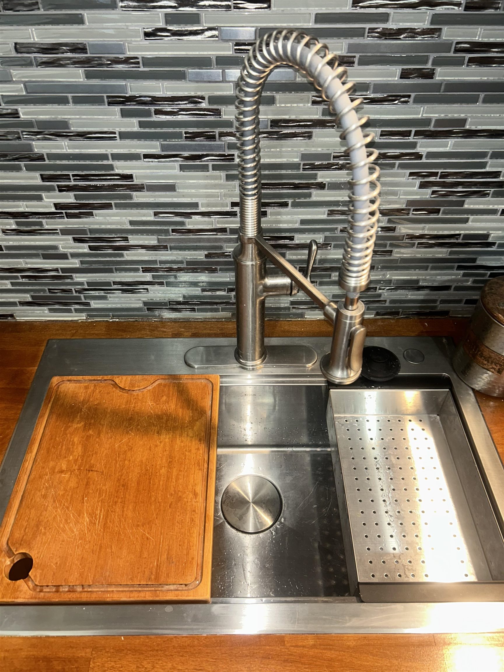 5882 ROXBURY DR Unit: 5882