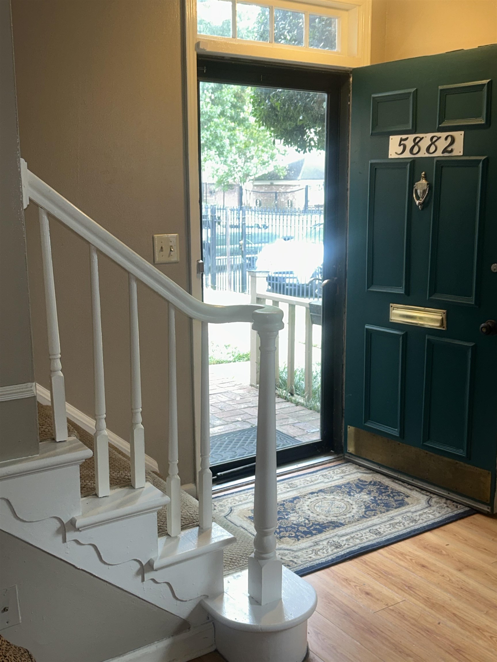 5882 ROXBURY DR Unit: 5882