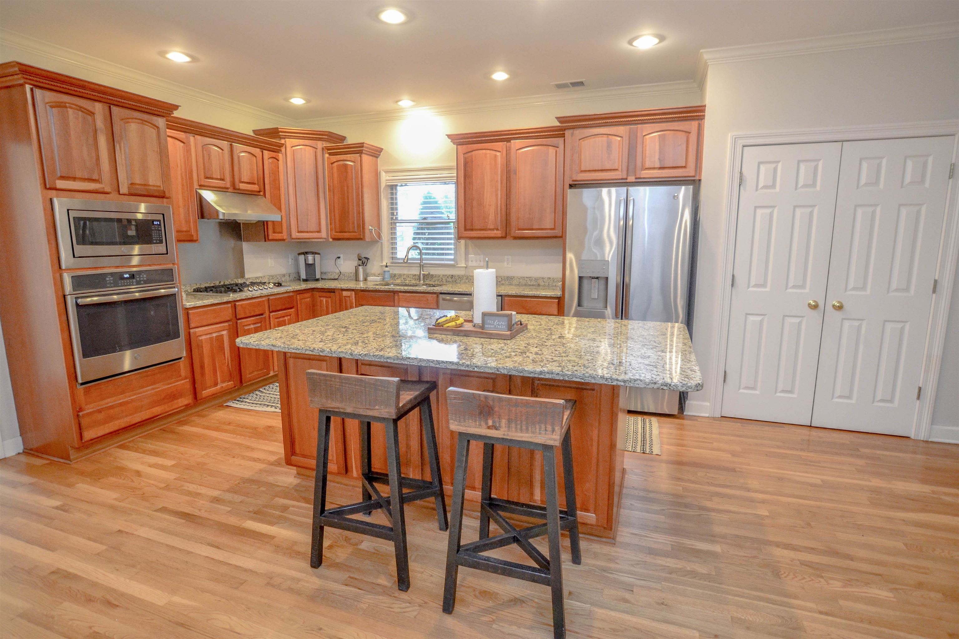 8829 RIVER HOLLOW DR